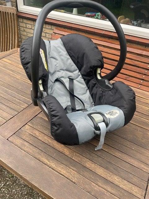 baby zitje/auto stoeltje, Ophalen, Gebruikt, Overige typen, Gordel(s)
