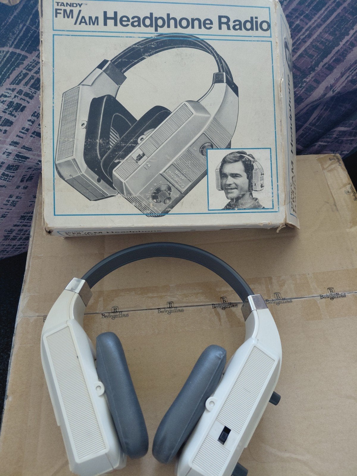 Vintage Tandy koptelefoon met radio, Ophalen