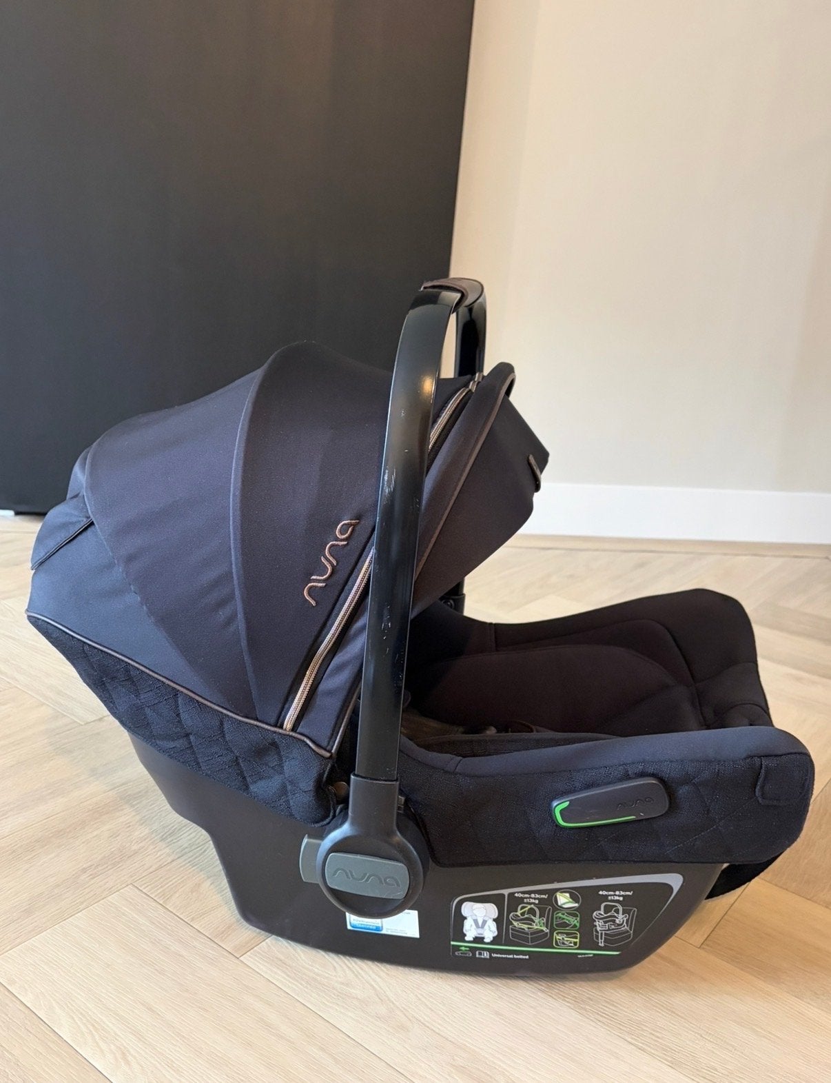 Nuna Pipa Next autostoel - Zwart Caviar (0-13 kg), Autogordel of Isofix, Zijbescherming, Zo goed als nieuw, 0 t/m 13 kg