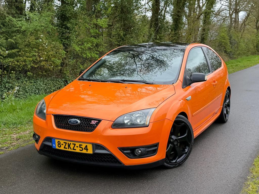 Ford Focus 2.5-20V ST |Milltek | Recaro |, Stof, Gebruikt, Zwart, Overige kleuren