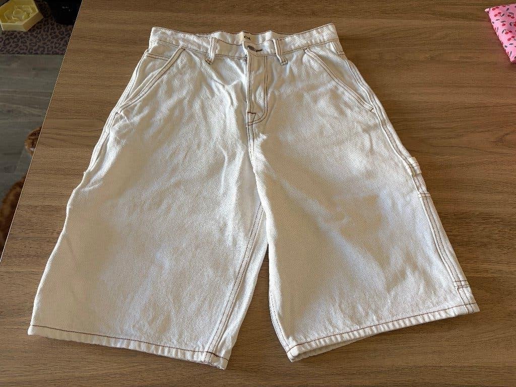 Off-white korte spijkerbroek maat 28, Kleding | Heren, Wit, W32 (confectie 46) of kleiner, Zo goed als nieuw, C&A