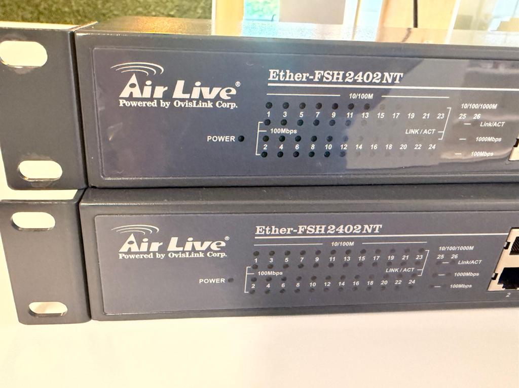2x AirLive Ether-FSH 2402NT Gigabit Switch €35,- perstuk, Ophalen of Verzenden, Gebruikt