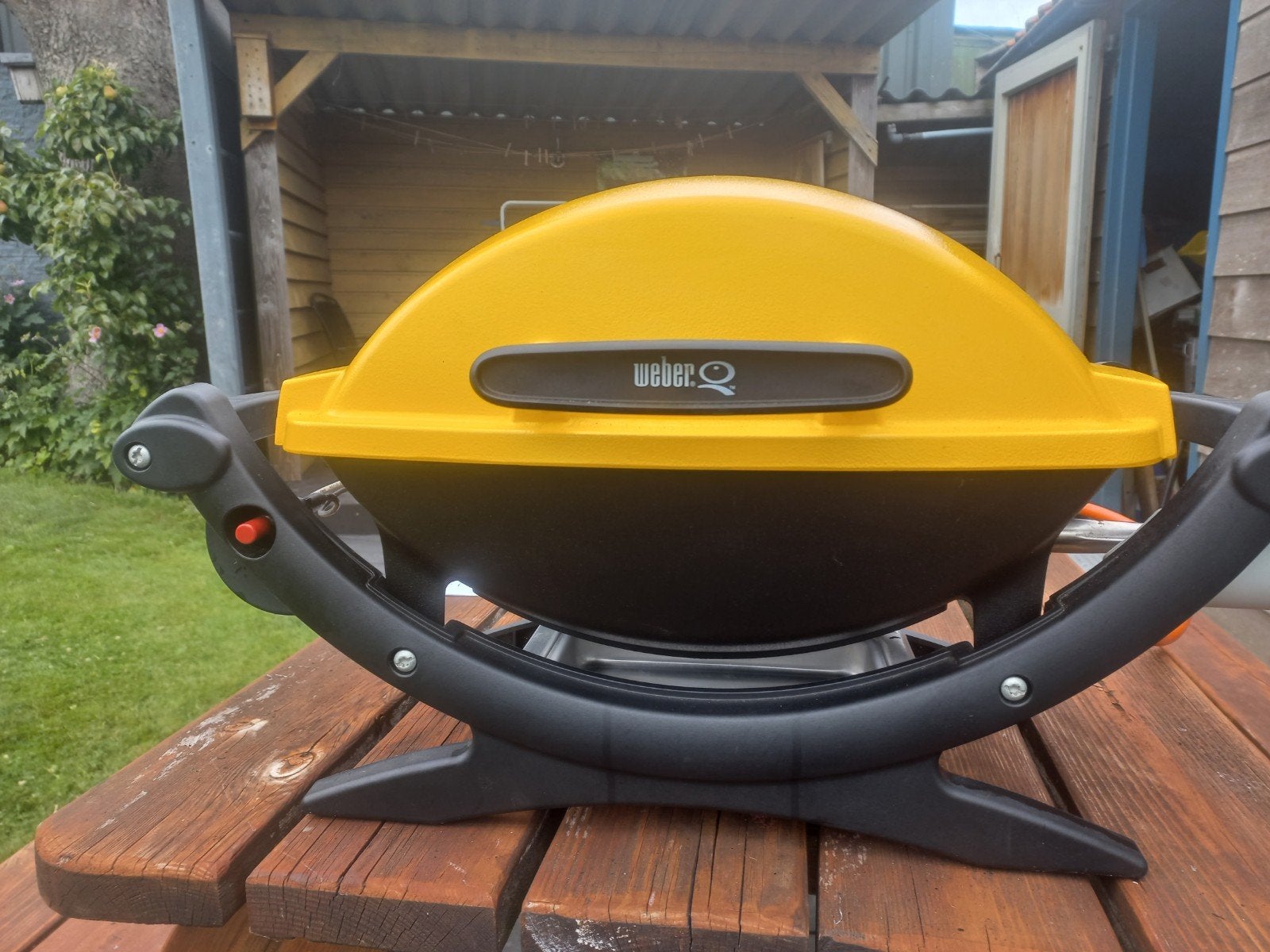 Weber Q1000 Gasbarbecue - Compact en Draagbaar, Tuin en Terras, Gasbarbecues, Ophalen, Zo goed als nieuw, WEBER BBQ