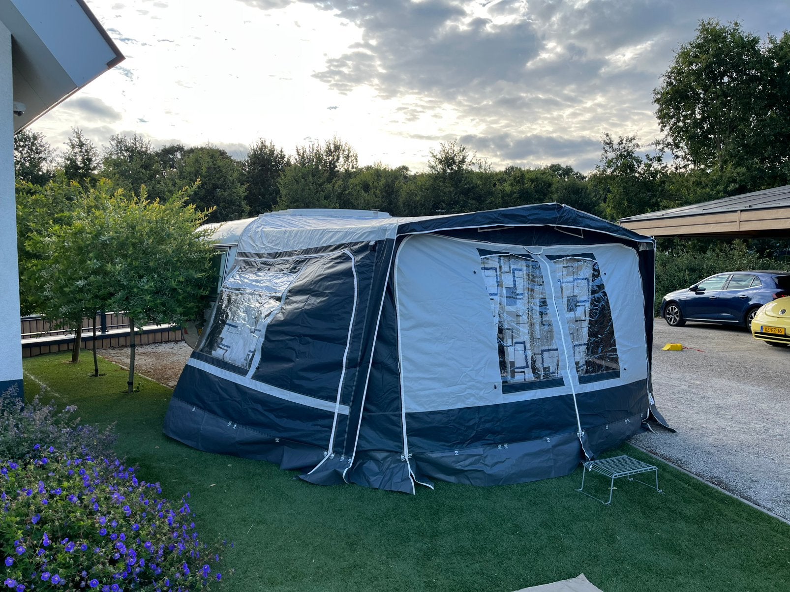 Voortent van Reda, Caravans en Kamperen, Tenten, Ophalen, Zo goed als nieuw