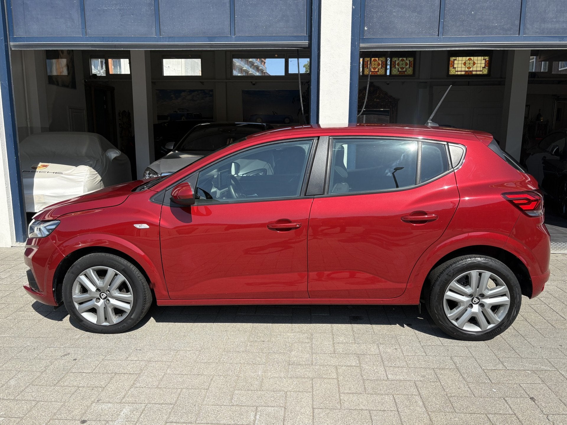Dacia Sandero 1.0 TCe 100 Bi-Fuel Expression CARPLAY/AIRCO/C, Auto's, Voorwielaandrijving, Gebruikt, Euro 6, Bedrijf
