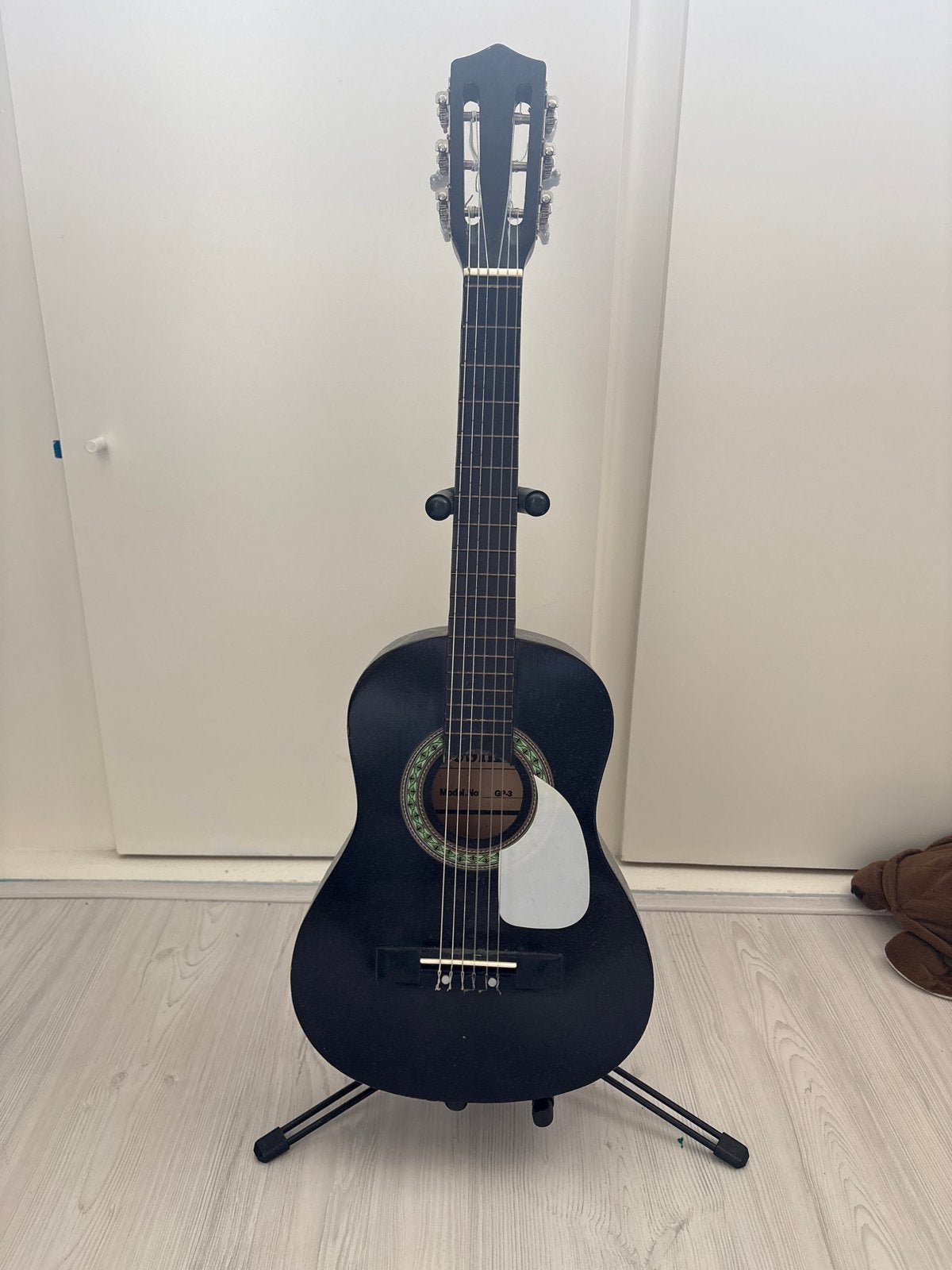 Zwarte klassieke gitaar - Ideaal voor beginners, Muziek en Instrumenten, Ophalen, Zo goed als nieuw, Klassieke of Spaanse gitaar