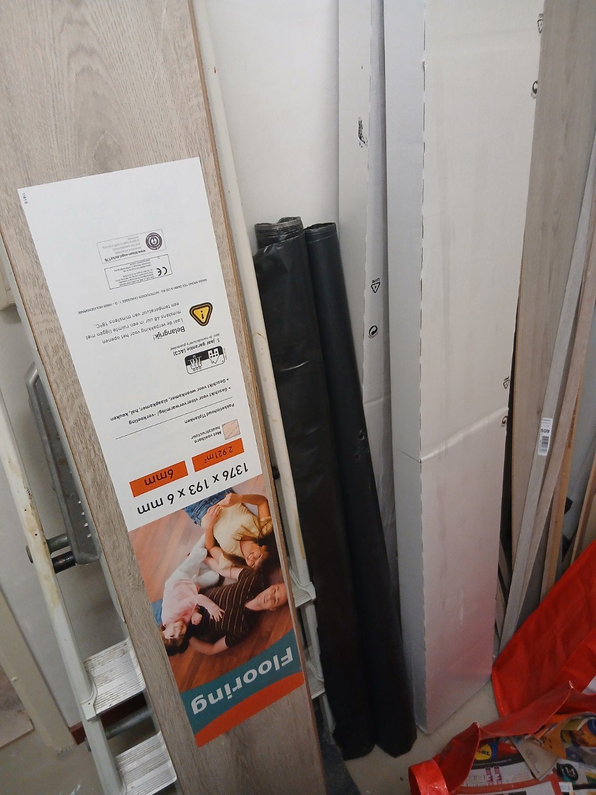Laminaat vloerdelen - 2.921 m² - 6mm dik, Nieuw, Ophalen of Verzenden, Grijs, Minder dan 5 m²