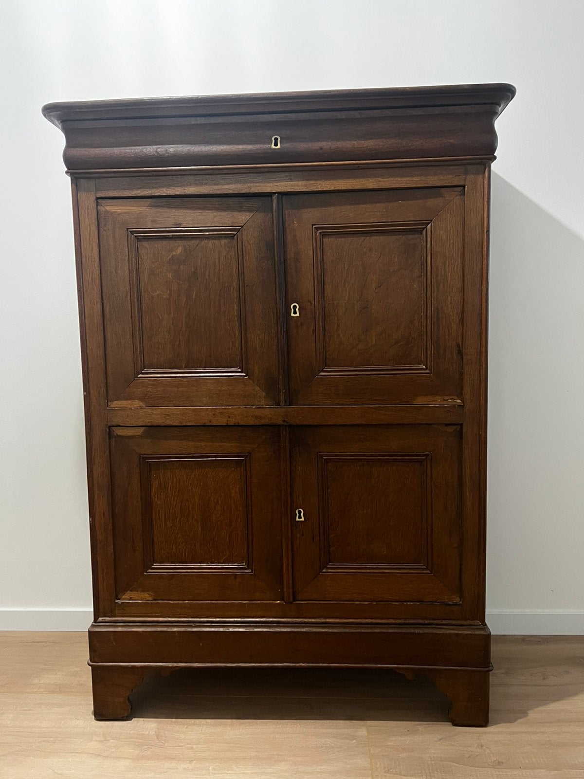 Prachtige oude houten kast, Ophalen