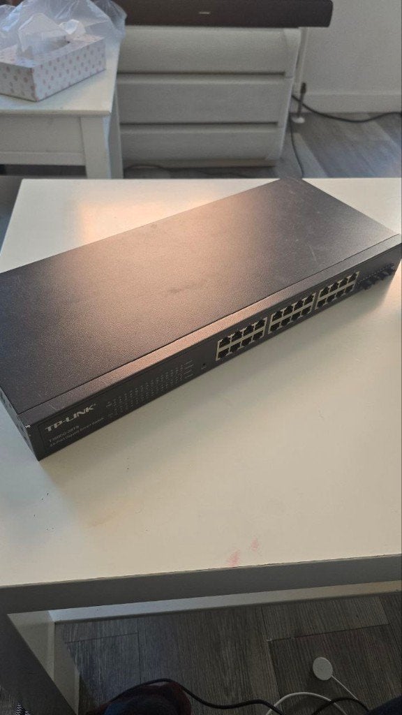 TP-Link T1600G-28TS 24-poorts Gigabit Managed Switch + 4 SFP, Computers en Software, Ophalen, Zo goed als nieuw