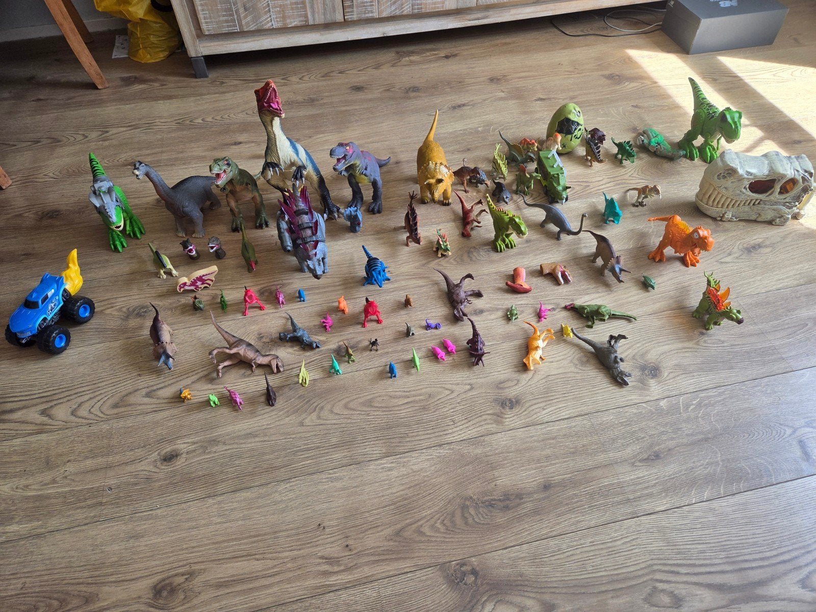 Grote verzameling dino speelgoed met opbergbox, Ophalen