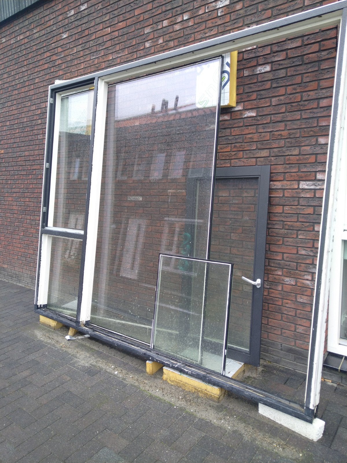 kozijn met draaikiepraam, hor, elektrische screen antraciet, Ophalen, Inclusief glas, 225 cm of meer, Hout