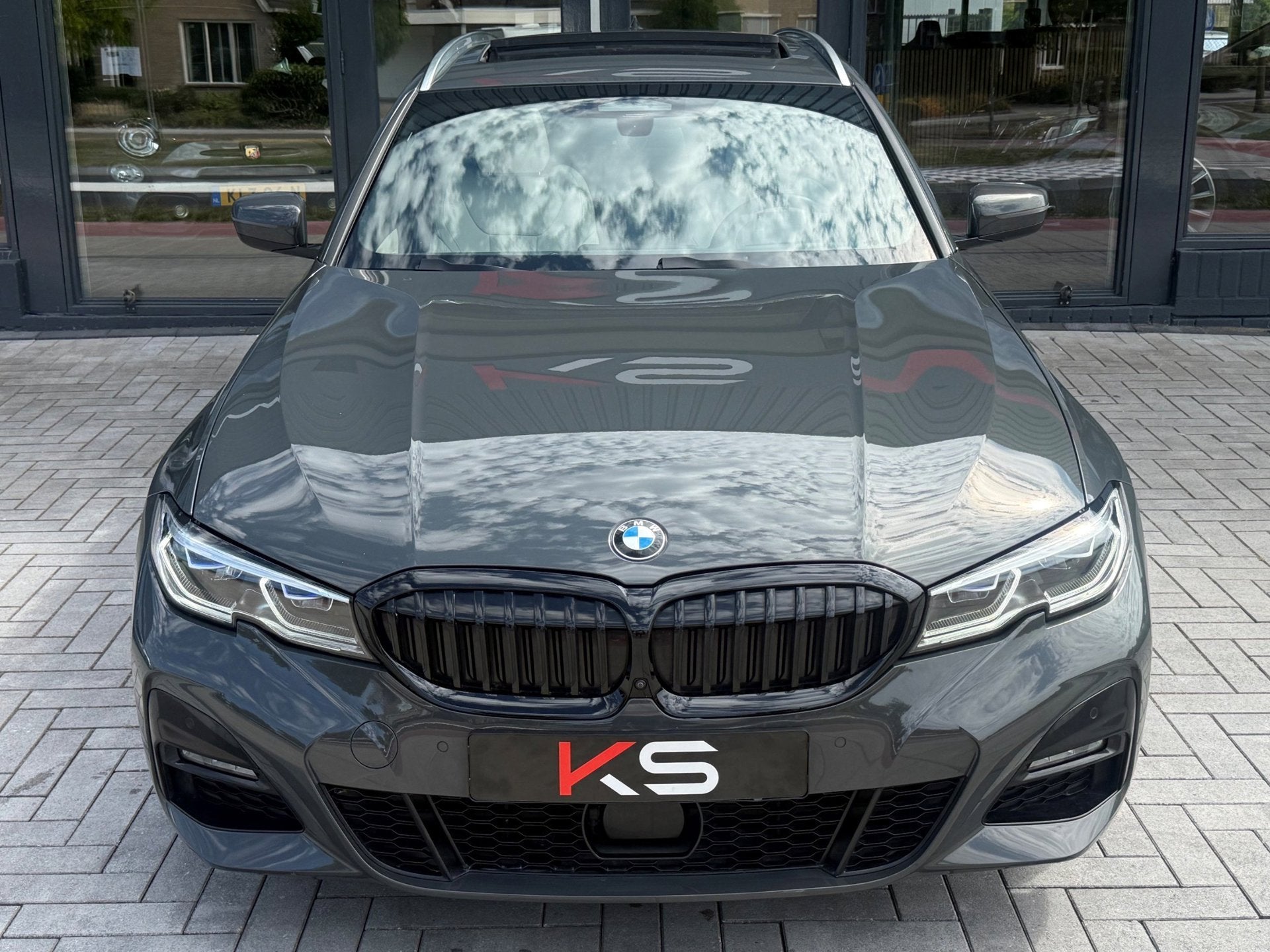 BMW 3-serie Touring 330e xDrive High Executive M Pano Indivi, Automaat, Gebruikt, Beige, 4 cilinders