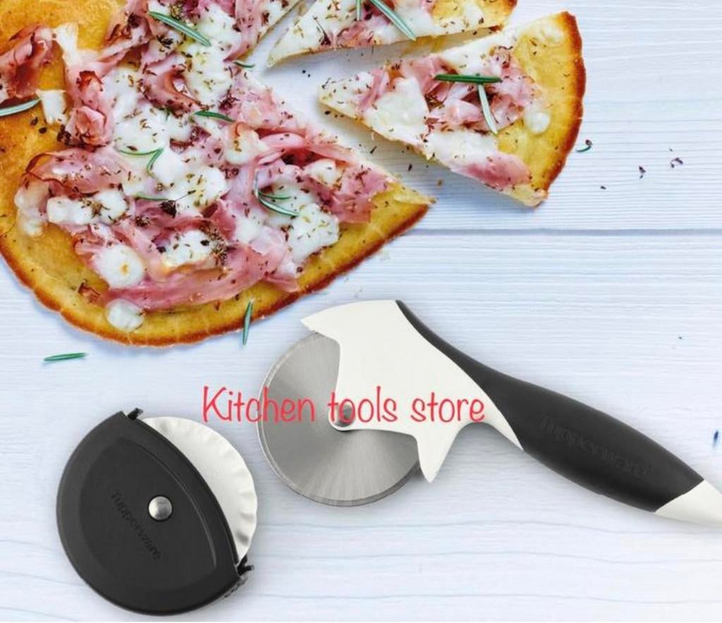 Tupperware pizzawiel + pastasnijder pizzames voorraad, Huis en Inrichting, Keuken | Tupperware, Ophalen of Verzenden, Nieuw, Rood