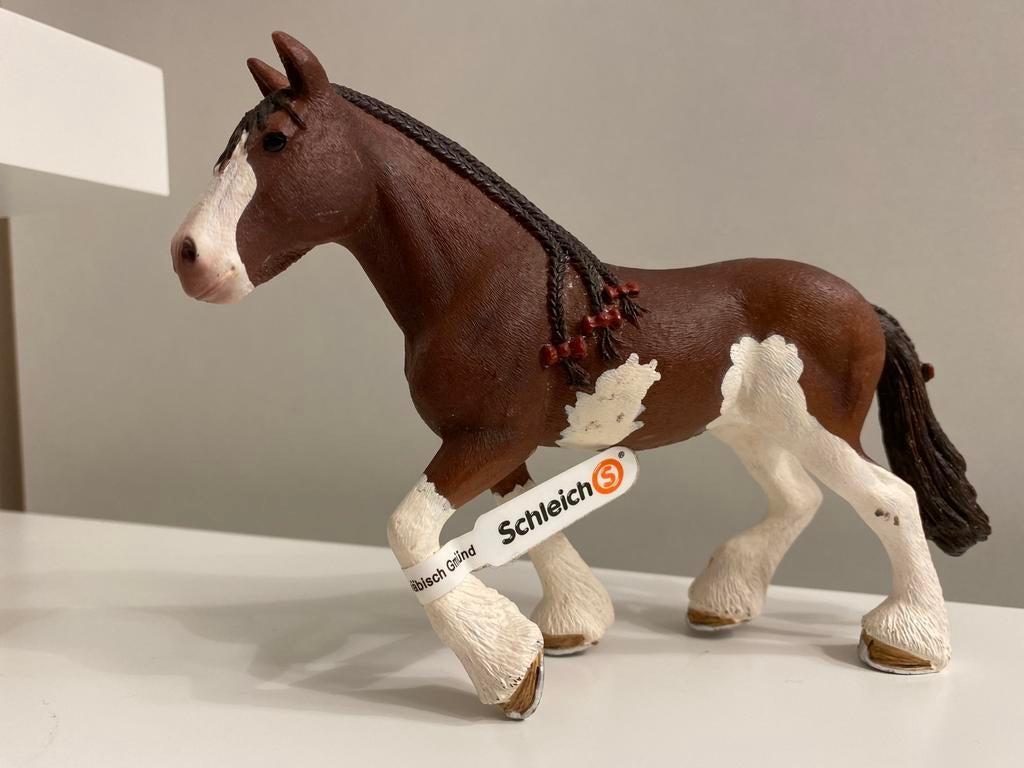 Schleich Clydesdale Merrie met Vaan ~ 13809, Ophalen of Verzenden, Zo goed als nieuw, Paard, Beeldje of Figuurtje