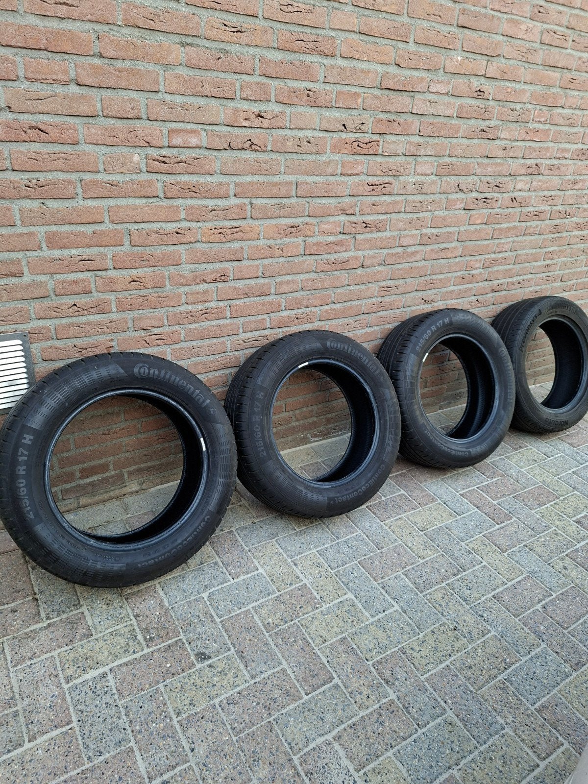215/60 R17H Zomer Autobanden (Continental & Norauto), Ophalen, 17 inch, Band(en), Personenwagen