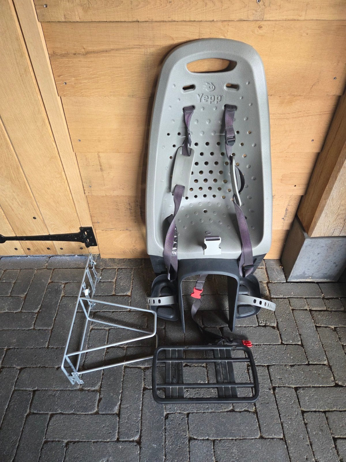 Yepp Achterzitje met Easyfit en Bagagedragerverlenger, Fietsen en Brommers, Fietsaccessoires | Fietsstoeltjes, Ophalen, Achterzitje