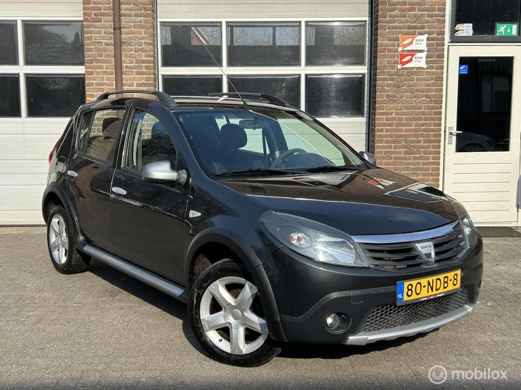 Dacia Sandero 1.6 Stepway | Airco | Trekhaak | APK 05-2027!, Voorwielaandrijving, Stof, Zwart, 4 cilinders