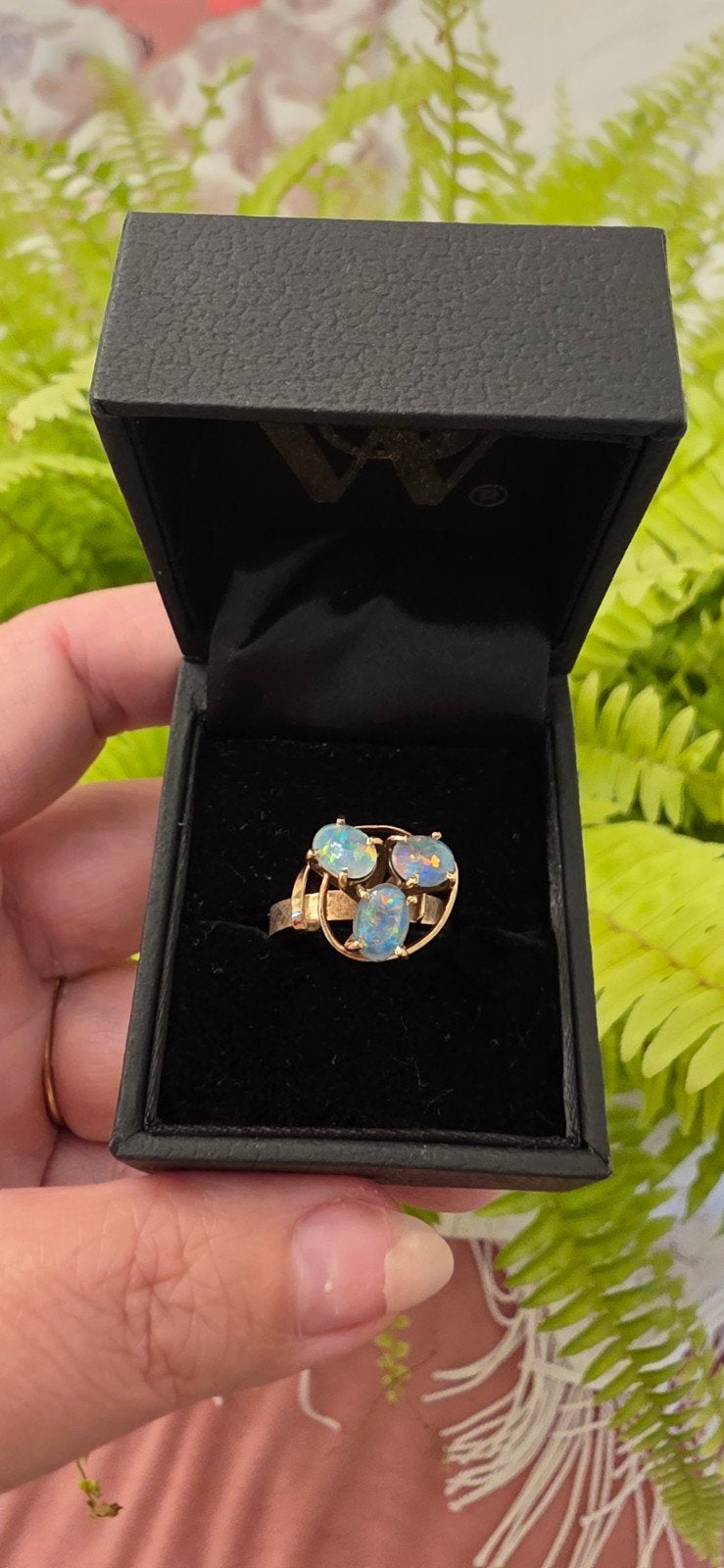 Gouden ring met opalen, Sieraden, Tassen en Uiterlijk, Ophalen of Verzenden, Zo goed als nieuw, Met edelsteen, Dame