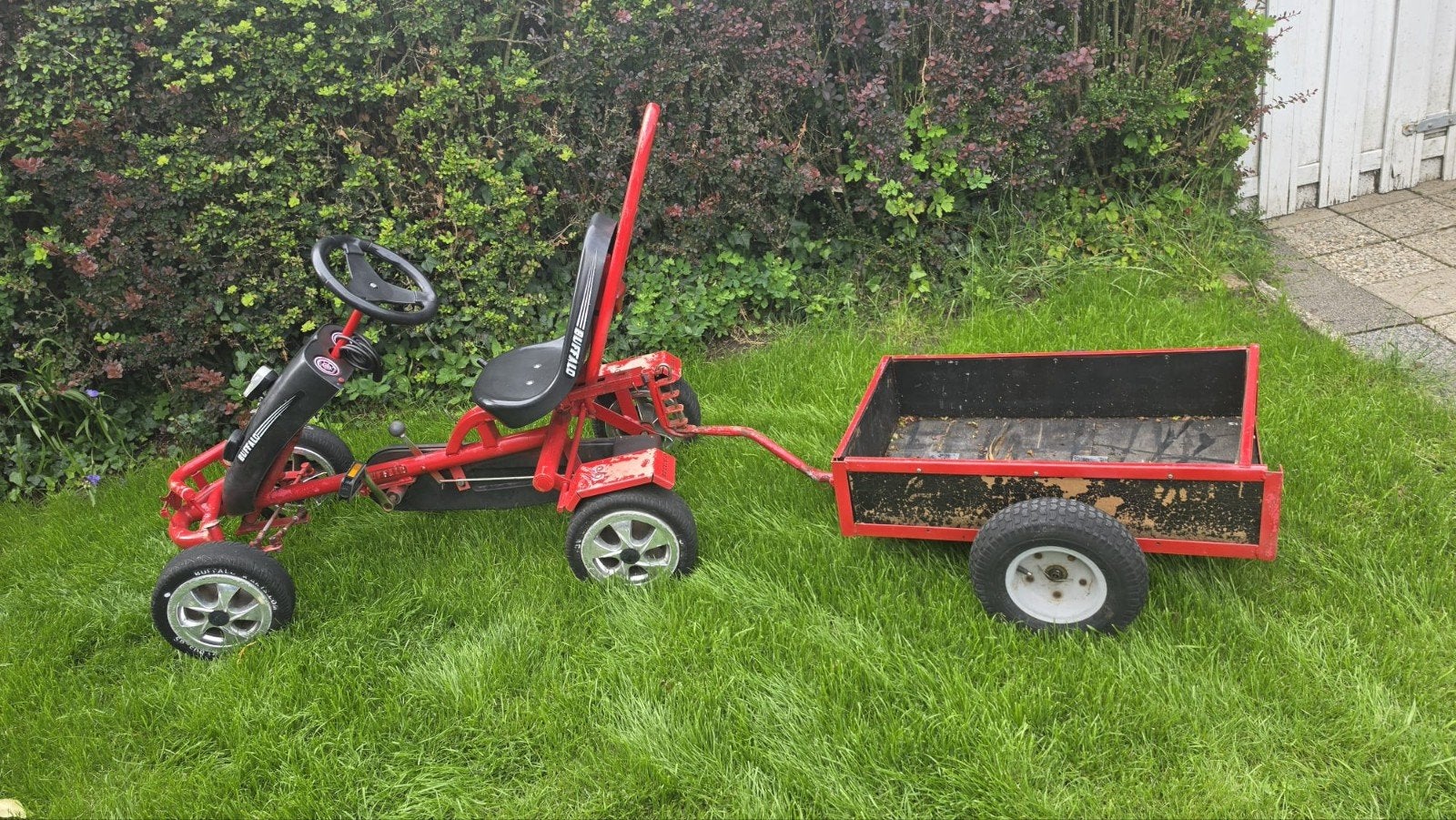 Buffalo skelter met aanhanger - rood, Ophalen, Gebruikt, Buffalo, Vrijloopautomaat