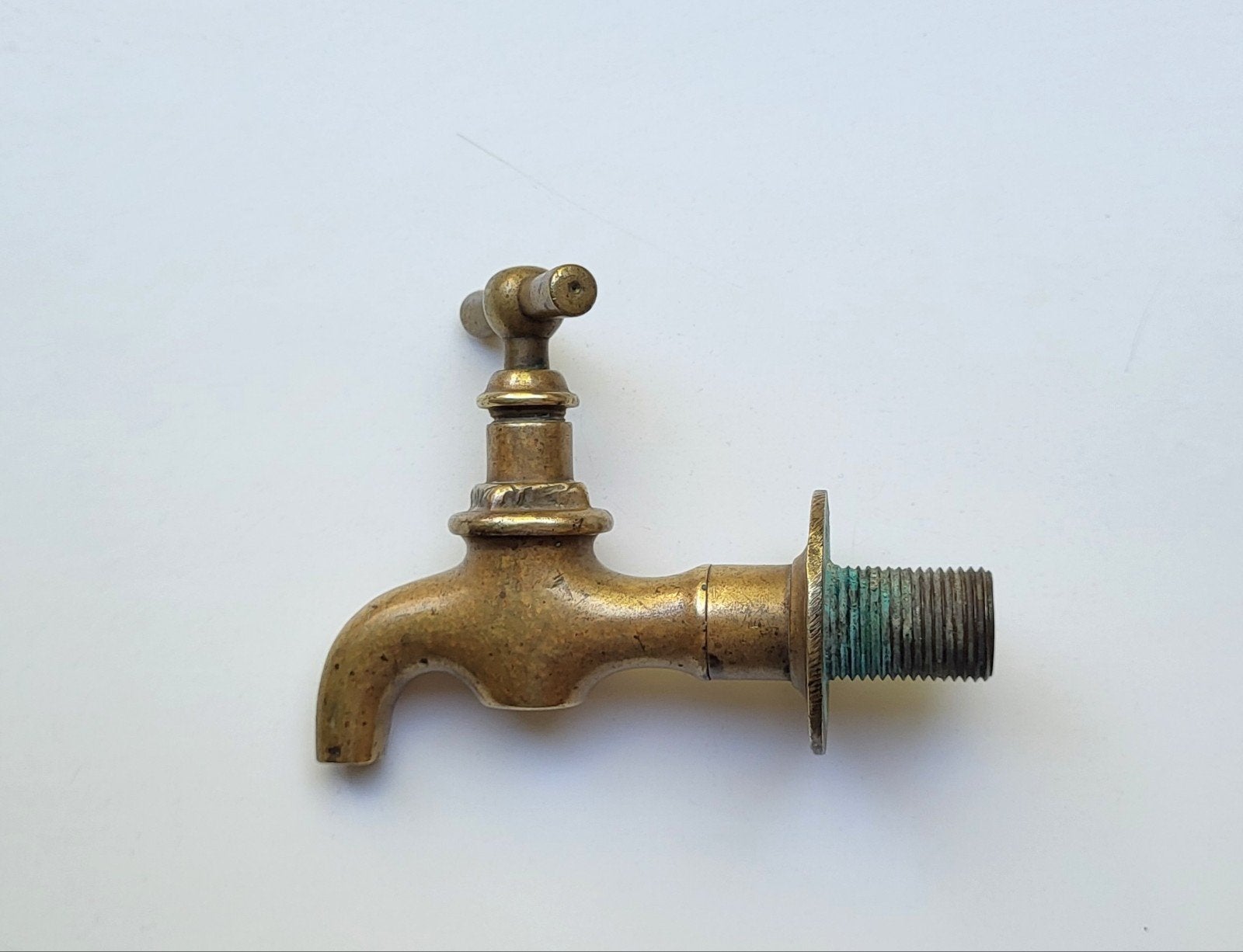 Oude koperen kraan met hulpstuk, Ophalen of Verzenden