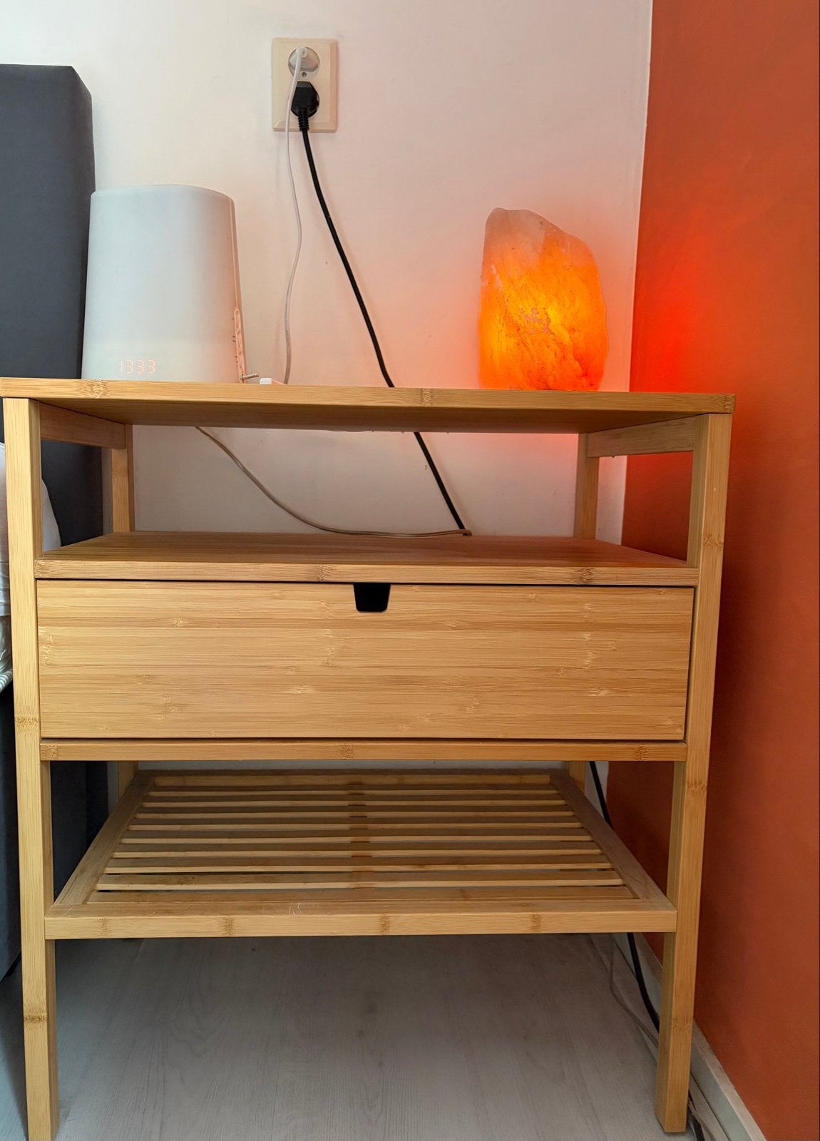 Ikea NORDKISA Nachtkastje/Bijzettafel van Bamboe met lade, Ophalen, Gebruikt, 55 tot 70 cm, 45 tot 65 cm