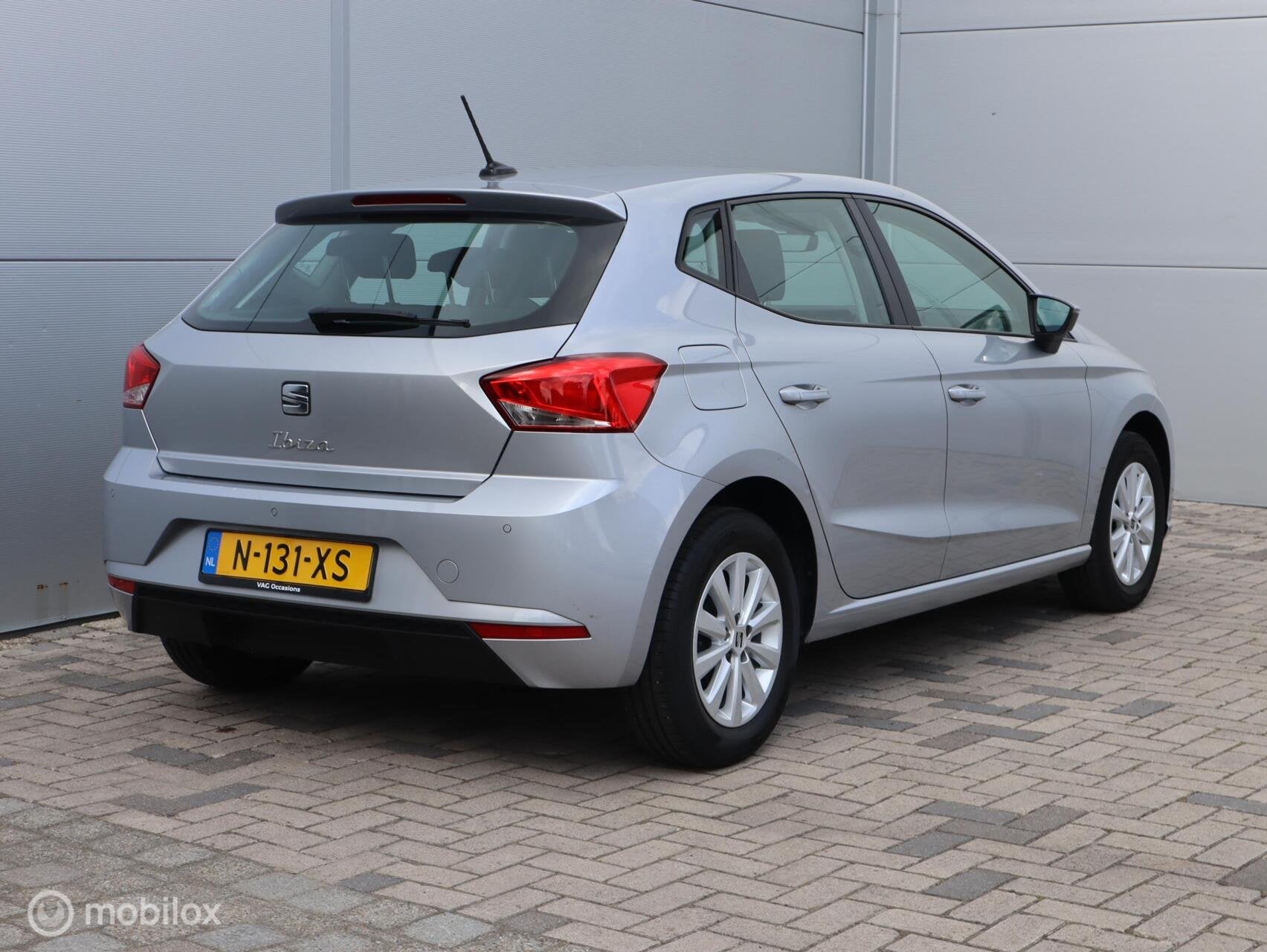 Seat Ibiza 1.0 TSI Style CarPlay PDC Clima ACC Lane Assist, Auto's, Voorwielaandrijving, Dealer onderhouden, Stof, 95 pk