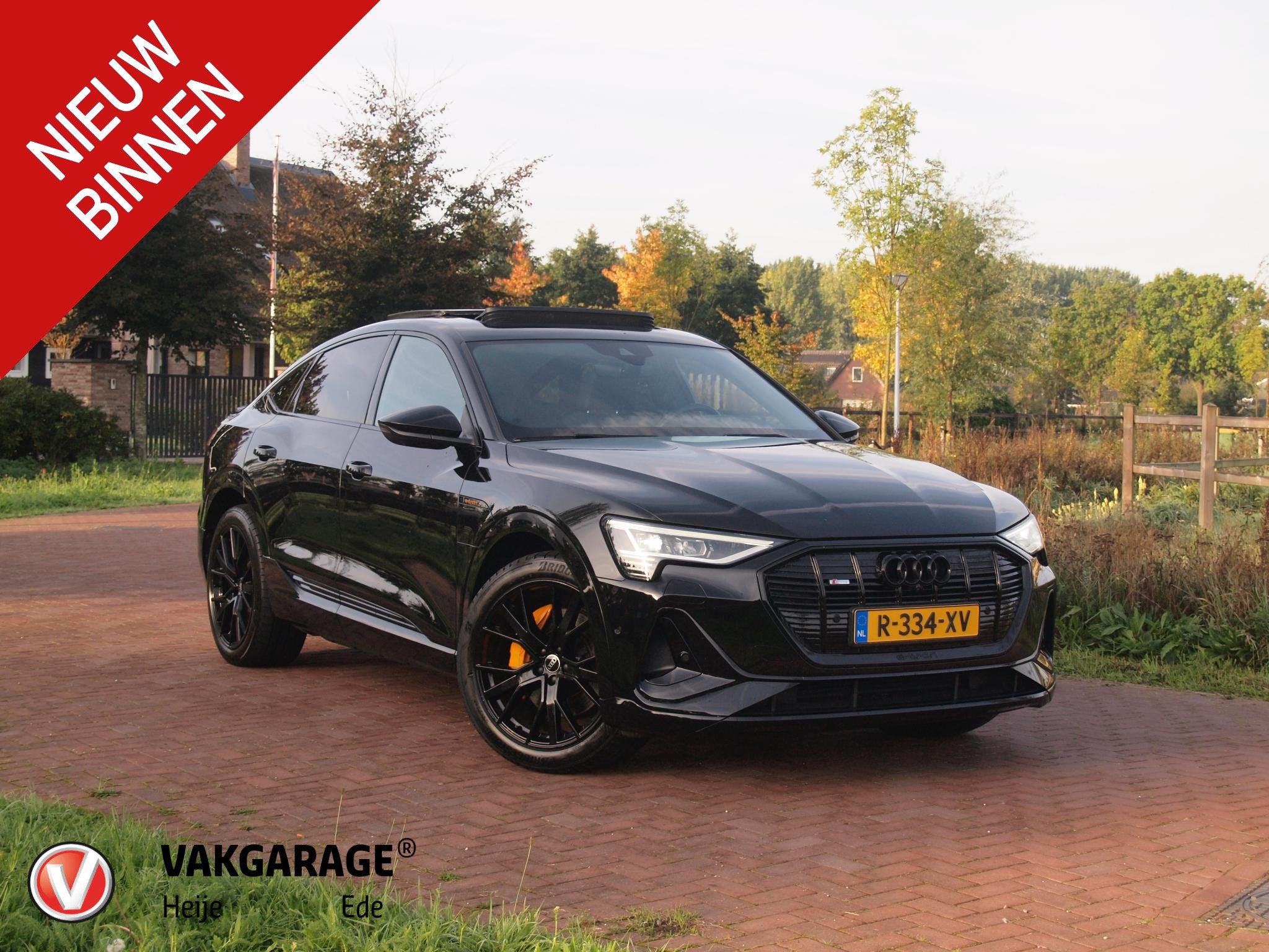 Audi e-tron Sportback 55 quattro S edition 95 kWh | Panorama, Automaat, 131 €/maand, Zwart, 95 kWh