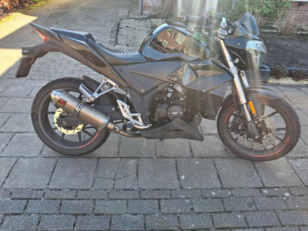 schakelbrommer - AGM met Akrapovic uitlaat, Ophalen, Gebruikt, Maximaal 45 km/u, AGM