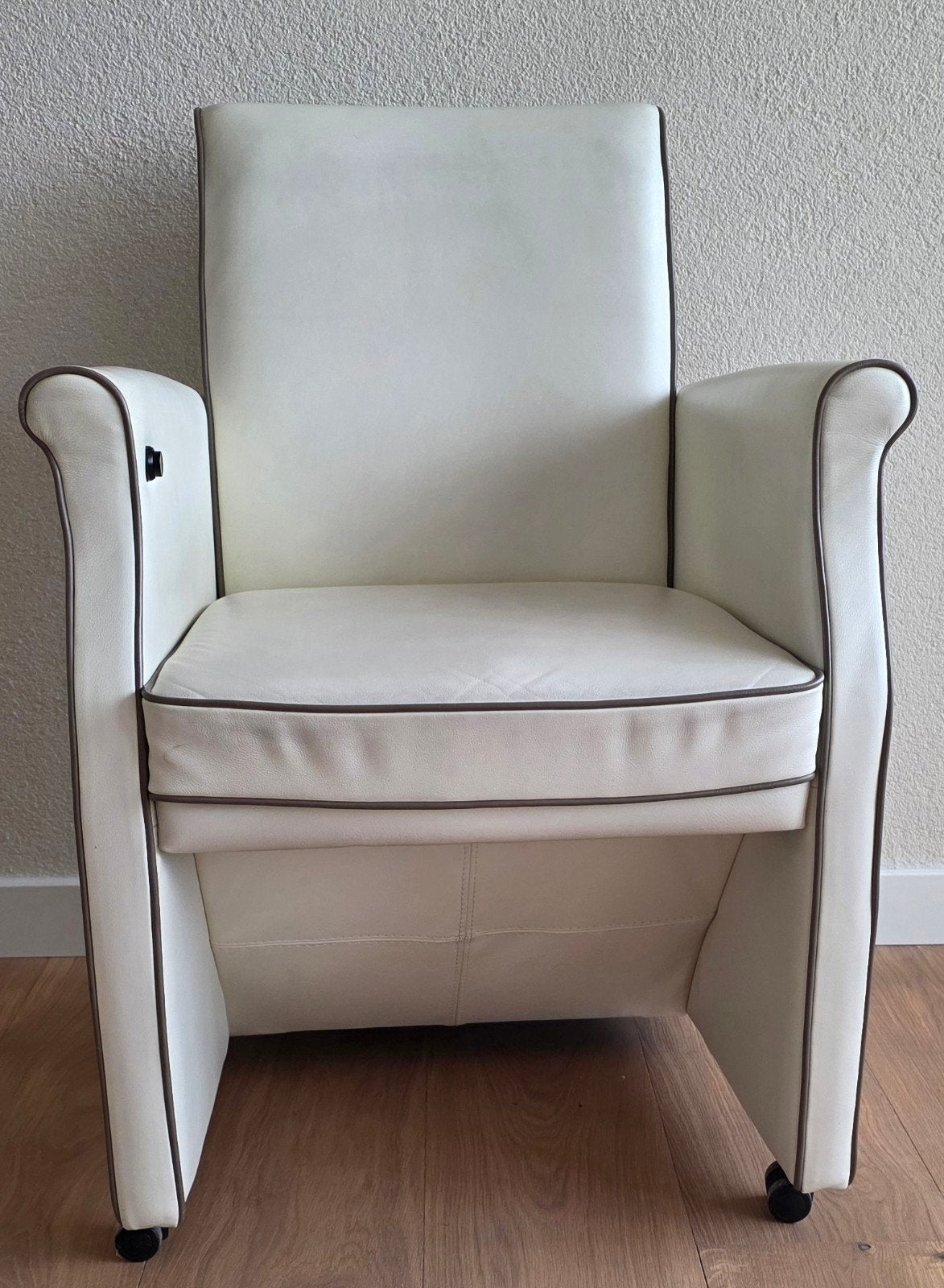 Luxe eettafelstoelen, Huis en Inrichting, Fauteuils, Ophalen, Zo goed als nieuw, 75 tot 100 cm