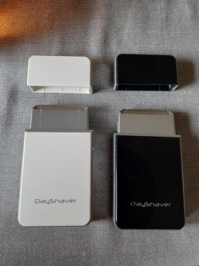 Defecte apparatuur: 1 x pluizenverwijderaar, 2 x dayshaver., Ophalen, Overige typen