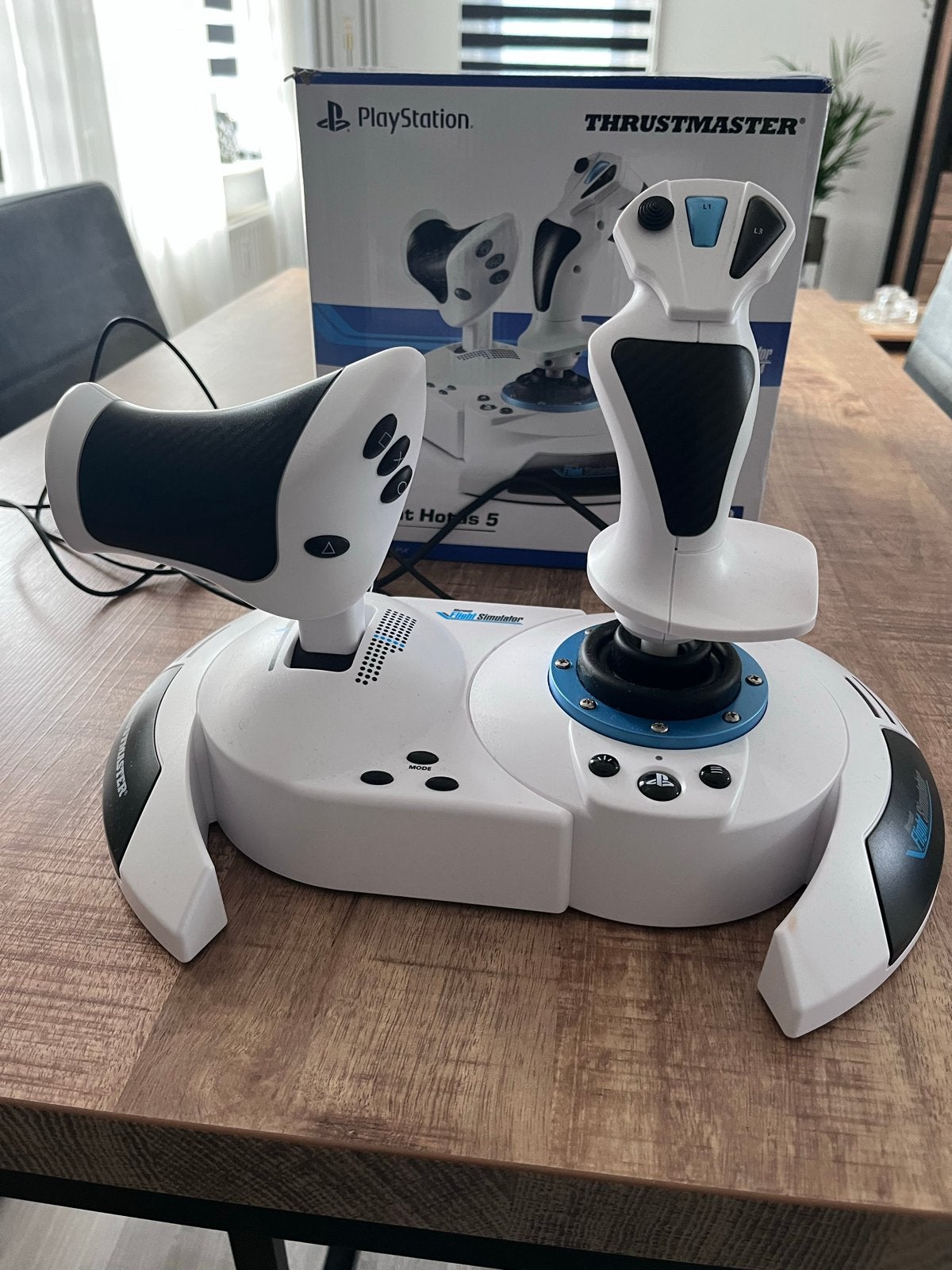 Thrustmaster T.Flight Hotas 5 Flight Stick voor PlayStation