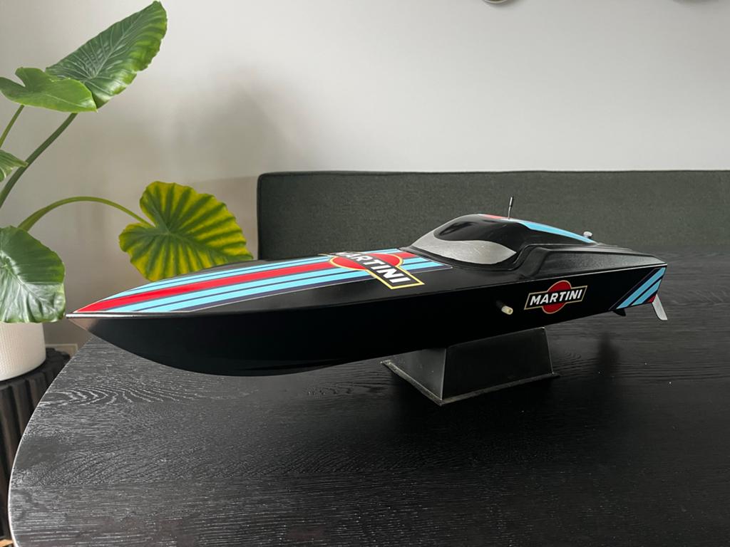 Proboat Stealthwake 23” Martini design RTR Deep V raceboat, Hobby en Vrije tijd, Modelbouw | Boten en Schepen, Zo goed als nieuw