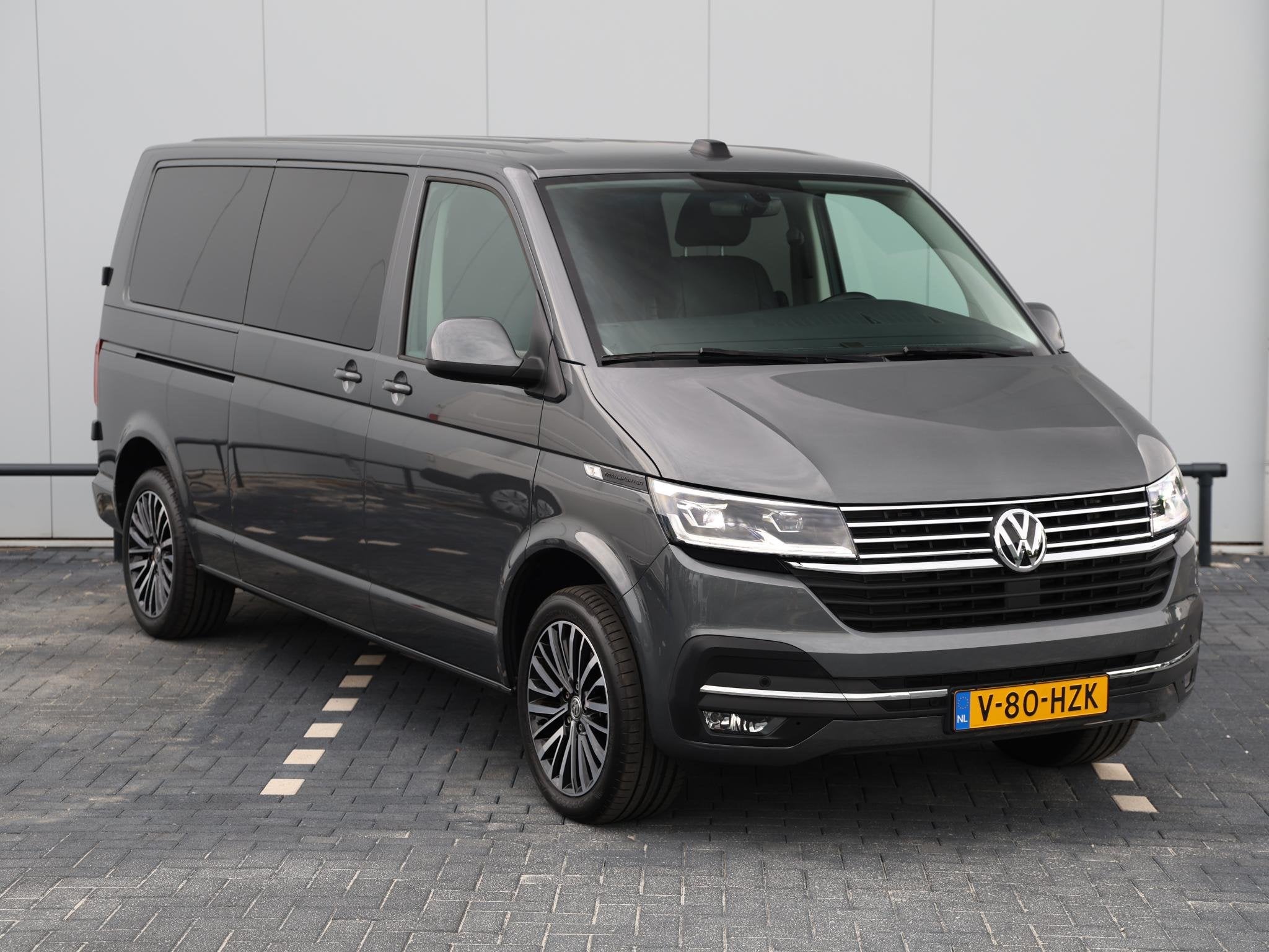 Volkswagen Transporter 2.0 TDI L2H1 28 Highline DC | Trekhaa, Auto's, Stof, Gebruikt, 4 cilinders, 150 pk