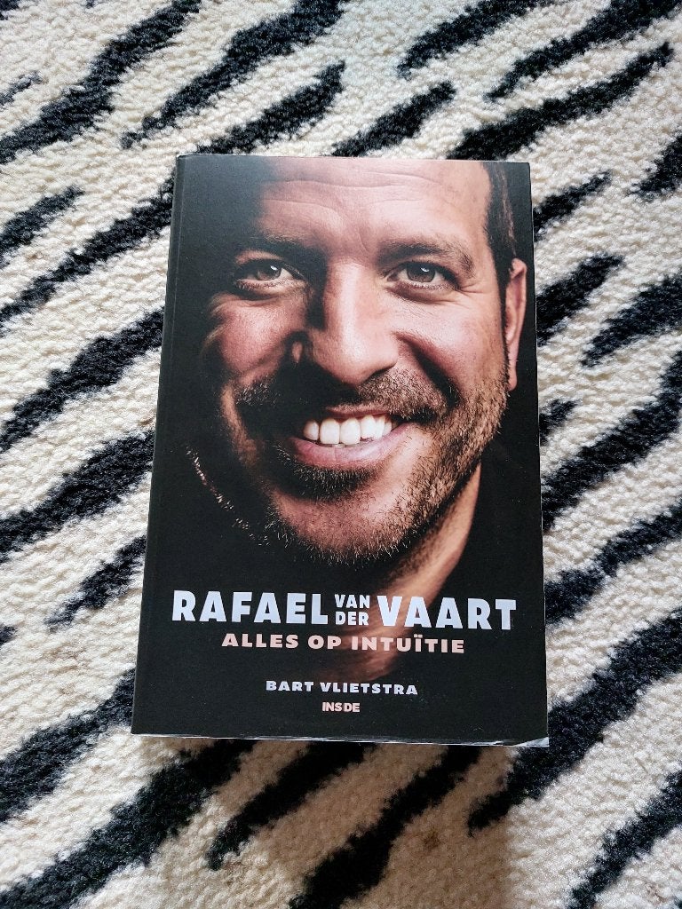 RAFAEL VAN DE VAART- ALLES OP INTUITIE, Boeken, Sportboeken, Ophalen of Verzenden, Gelezen, Balsport