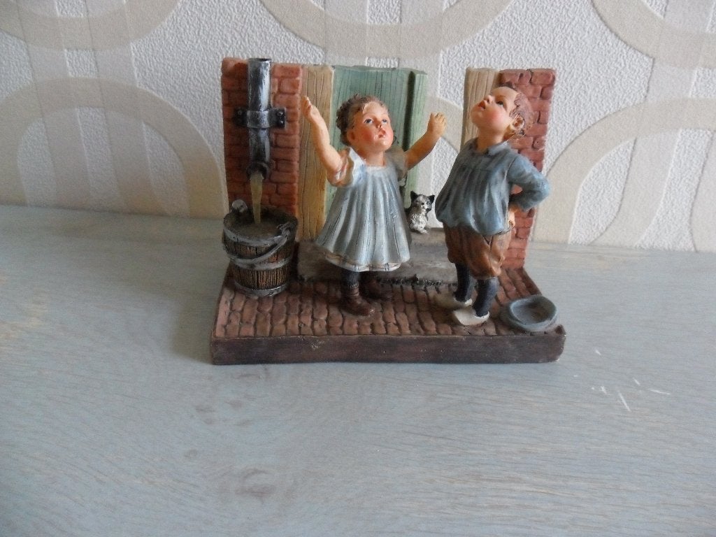 Ot en Sien - spelende kinderen, gemerkt, 11x8x8 cm, Verzamelen, Ophalen of Verzenden, Zo goed als nieuw, Mens