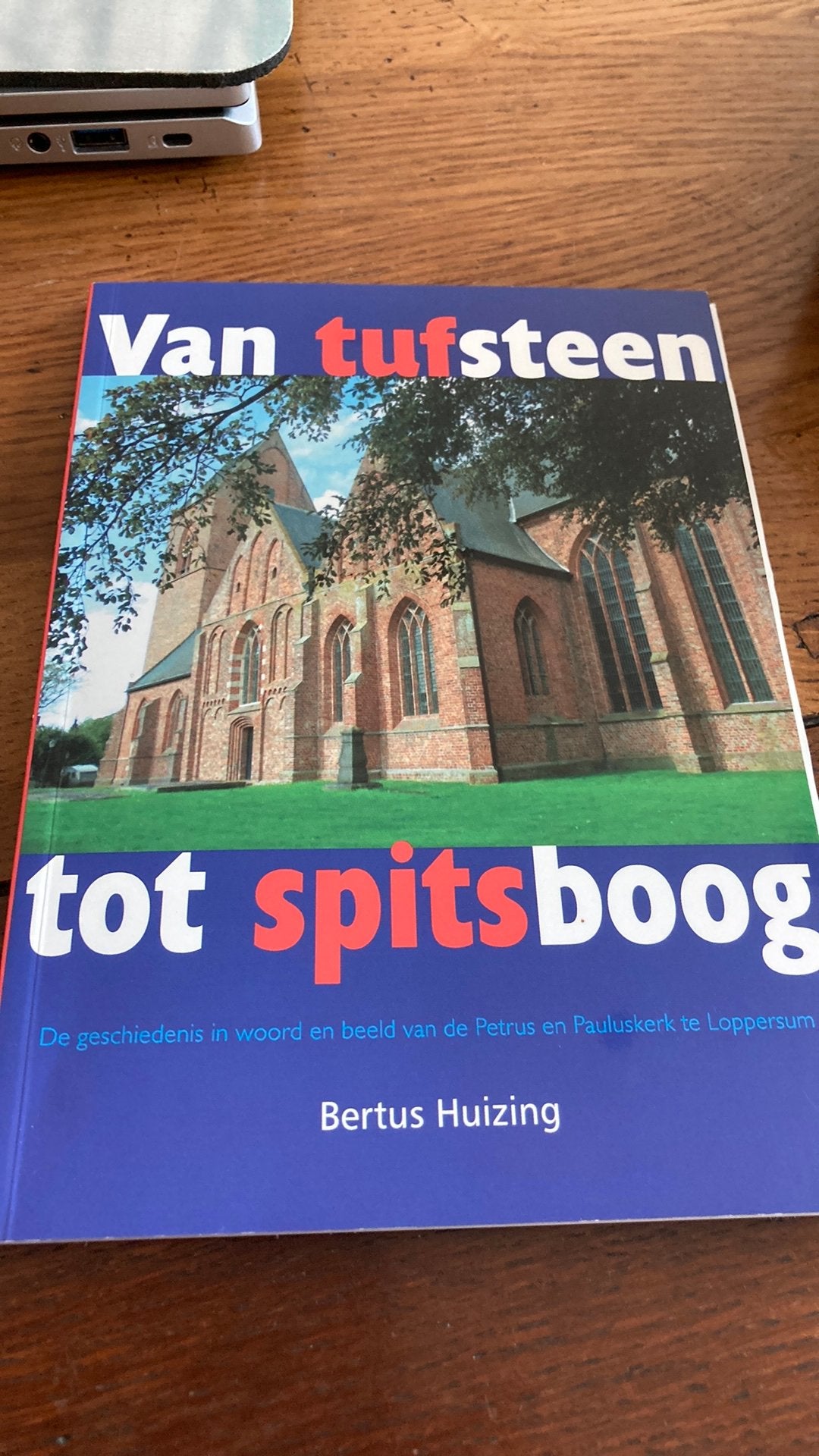 Boekje: Van tufsteen tot spitsboog, Ophalen of Verzenden, Zo goed als nieuw, Overige onderwerpen