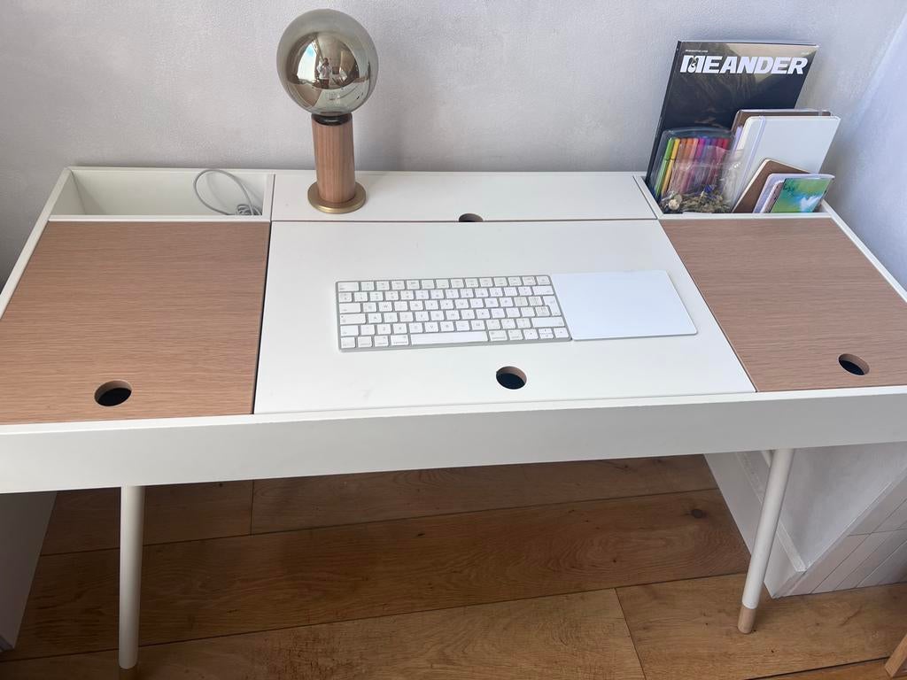 BoConcept Cupertino Bureau - Wit met Houtaccenten, Ophalen, Hout, Zo goed als nieuw, Overige merken