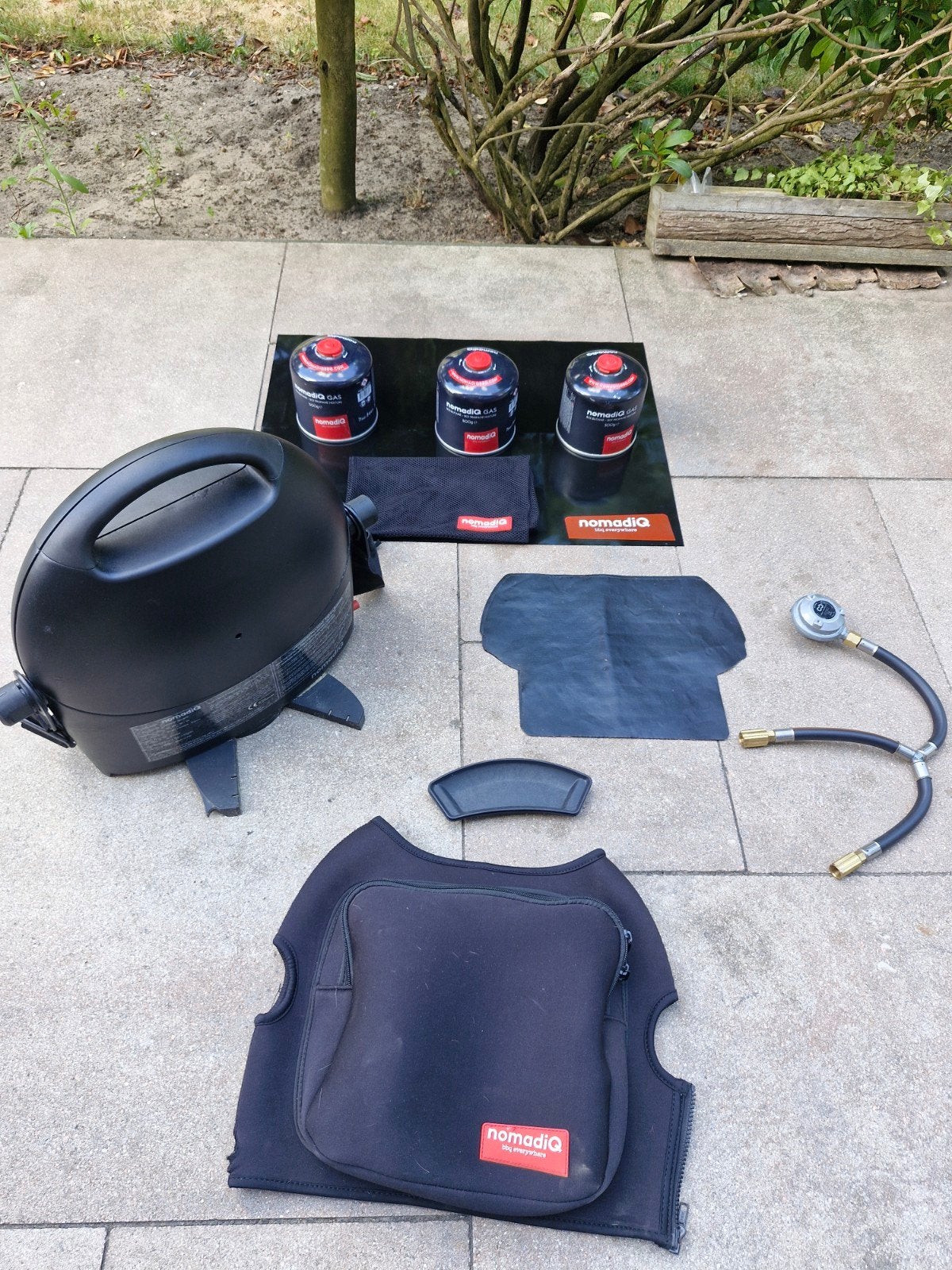 NomadiQ Draagbare Gasbarbecue met Accessoires, Ophalen of Verzenden, Zo goed als nieuw, NomadiQ