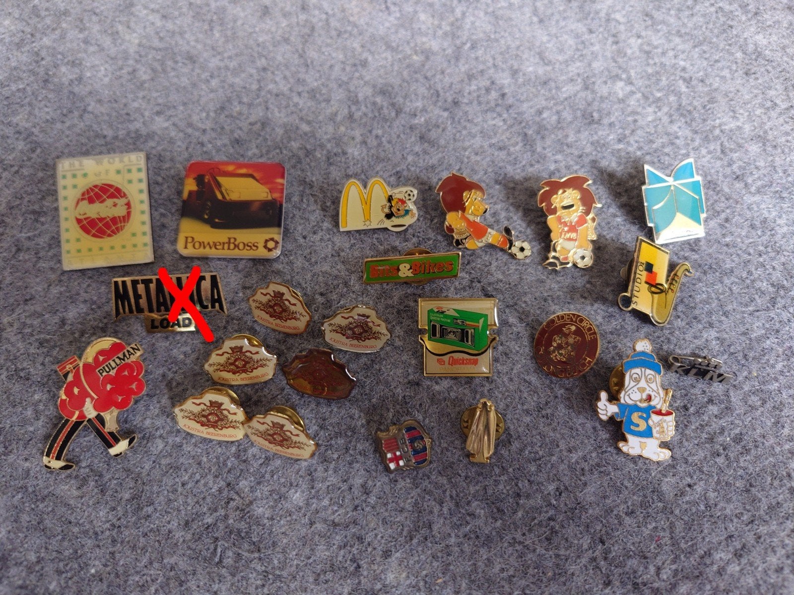 Vintage retro speldjes / pins, oa KLM, FCB, Coca Cola, KNVB, Verzamelen, Speldjes, Pins en Buttons, Ophalen of Verzenden, Gebruikt