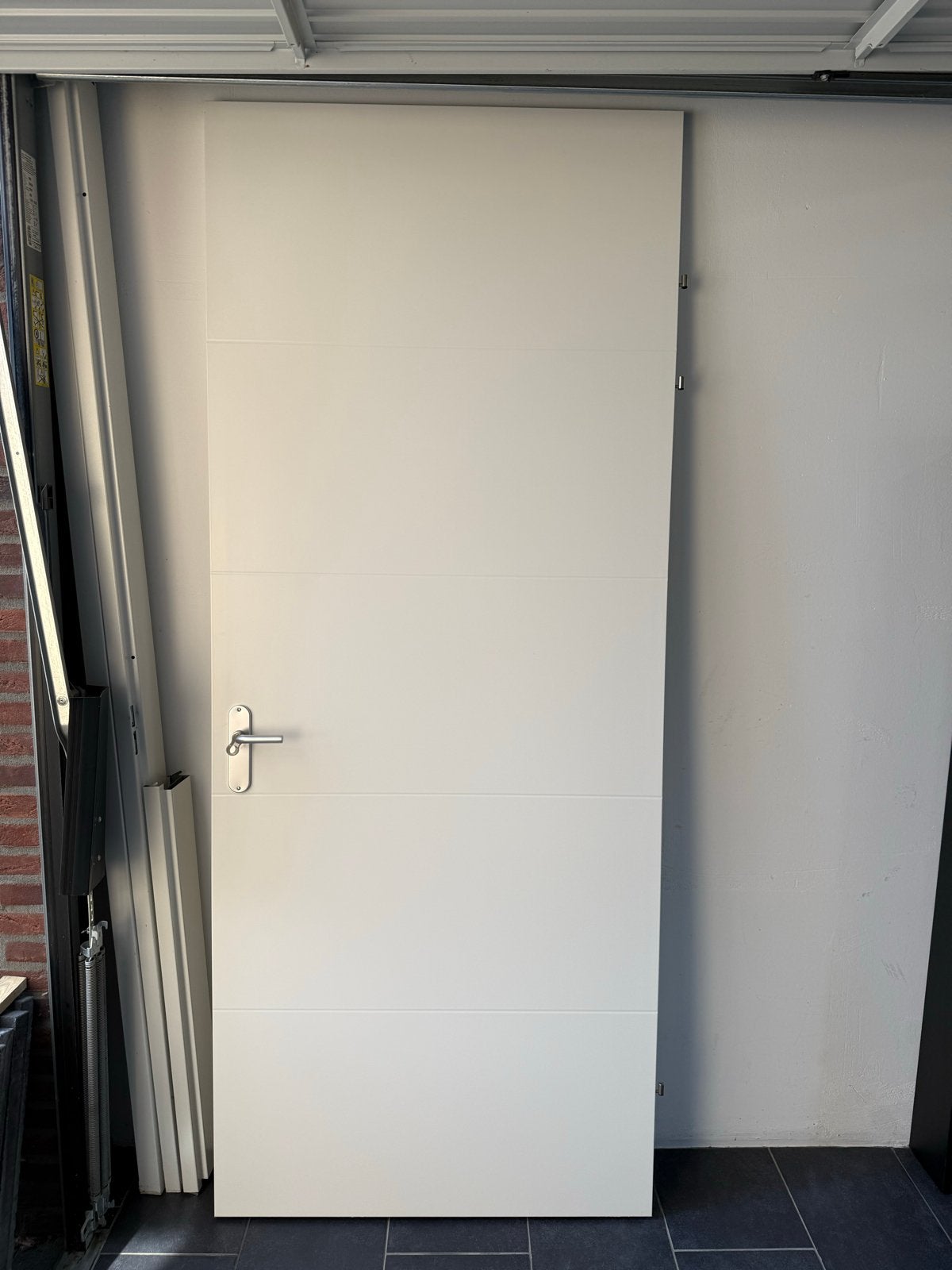 Witte binnendeur met handvat - Zo goed als nieuw, Doe-het-zelf en Verbouw, Ophalen, 80 tot 100 cm, 215 cm of meer, Binnendeur