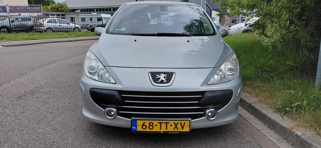 Peugeot 307 1.6-16V Premium Inruilkoopje met APK tot 26-10-2, Auto's, Voorwielaandrijving, Stof, Gebruikt, Zwart