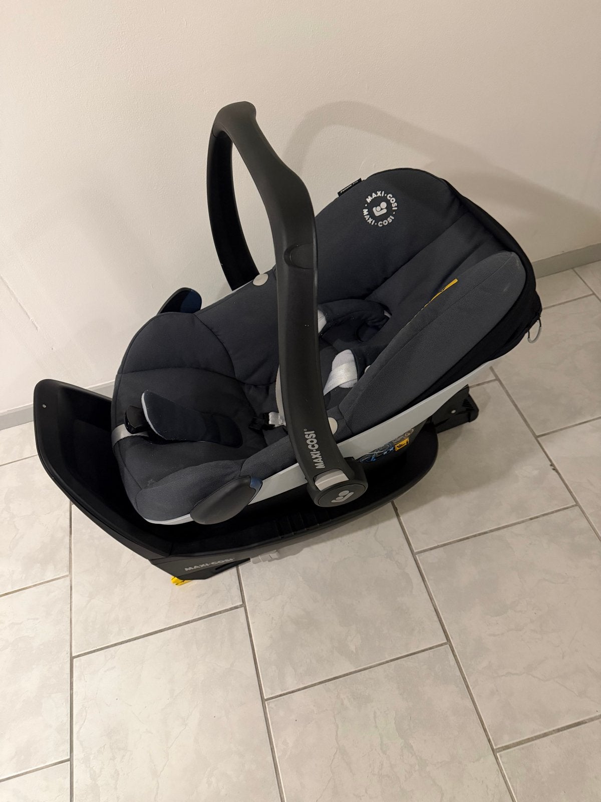 Maxi-Cosi Pebble 360 Pro autostoel met FamilyFix 360 Pro bas, Ophalen, Verstelbare rugleuning, Zo goed als nieuw, Isofix