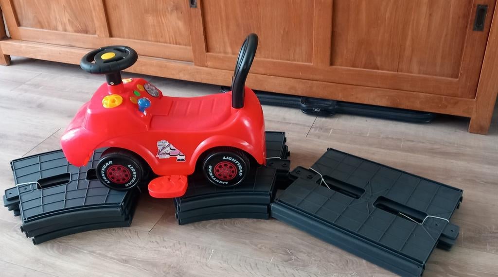 Cars loopauto met racebaan, Ophalen of Verzenden
