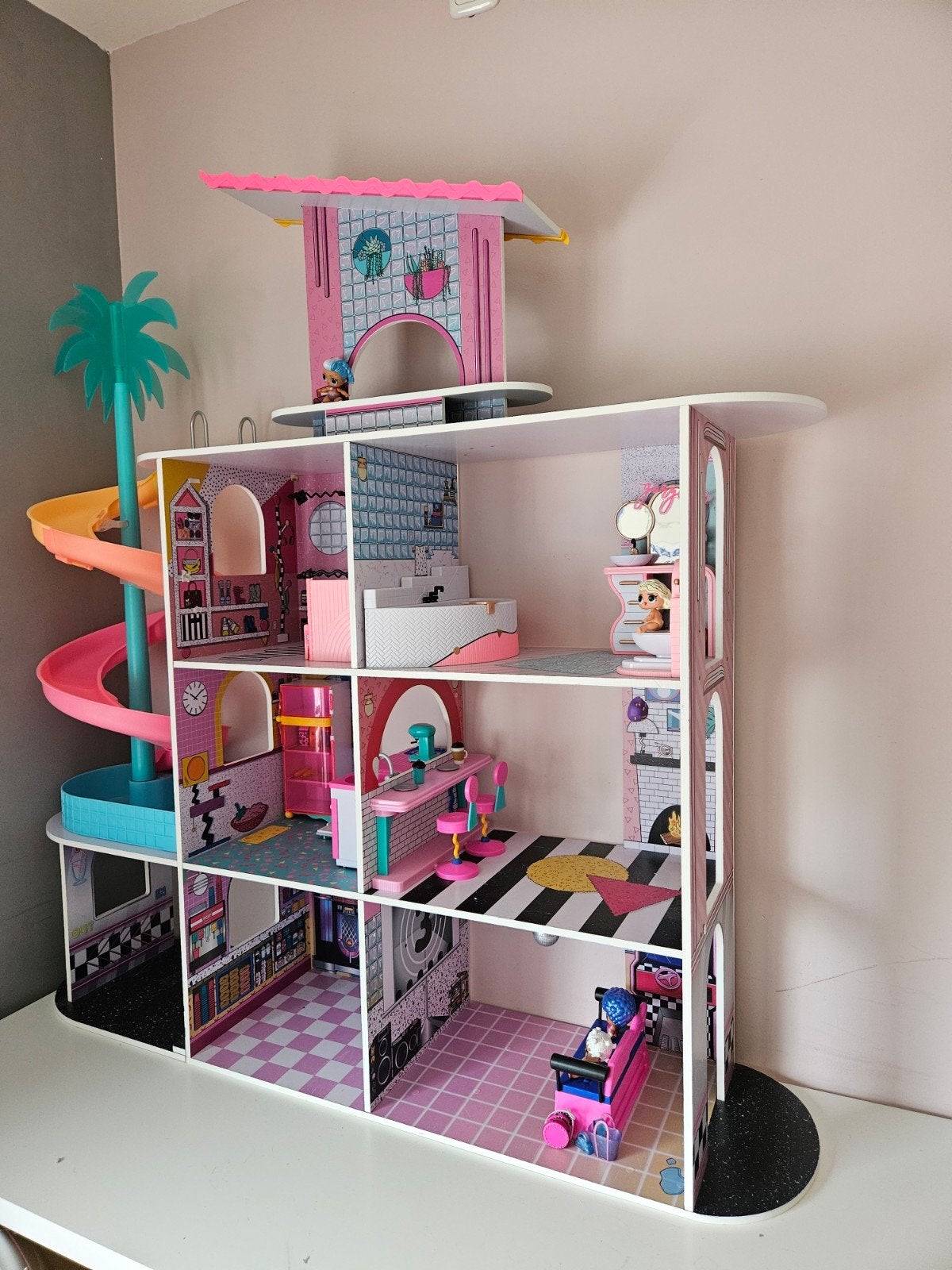 l.o.l. supreise xl poppenhuis met poppetjes, Kinderen en Baby's, Ophalen, Poppenhuis