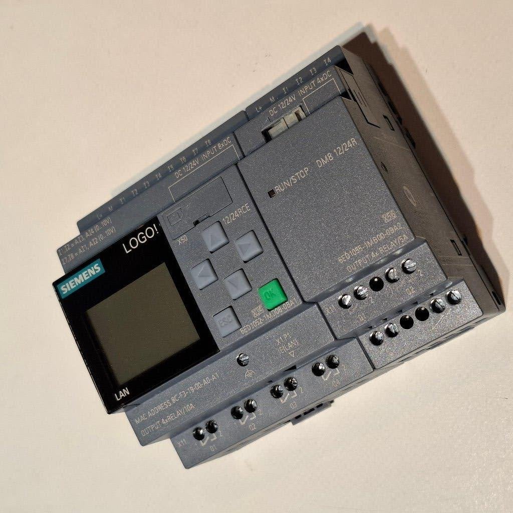 Siemens LOGO 1P6ED1D52-1MD08-0BA1 , met uitbereiding., Hobby en Vrije tijd, Elektronica-componenten, Ophalen of Verzenden, Zo goed als nieuw