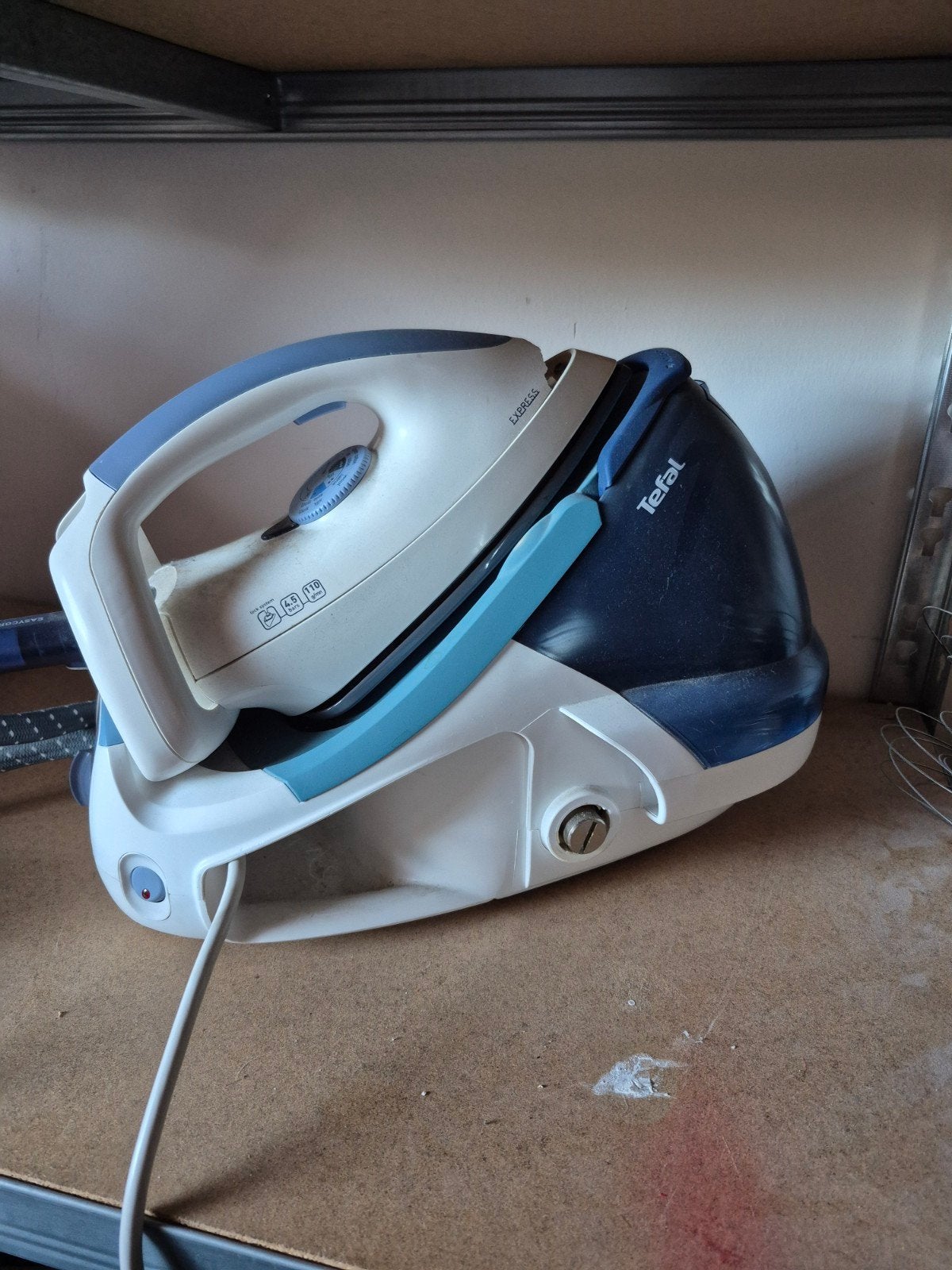 Tefal Express Stoomgenerator Strijkijzer, Verzenden, Gebruikt, Strijkijzer met snoer