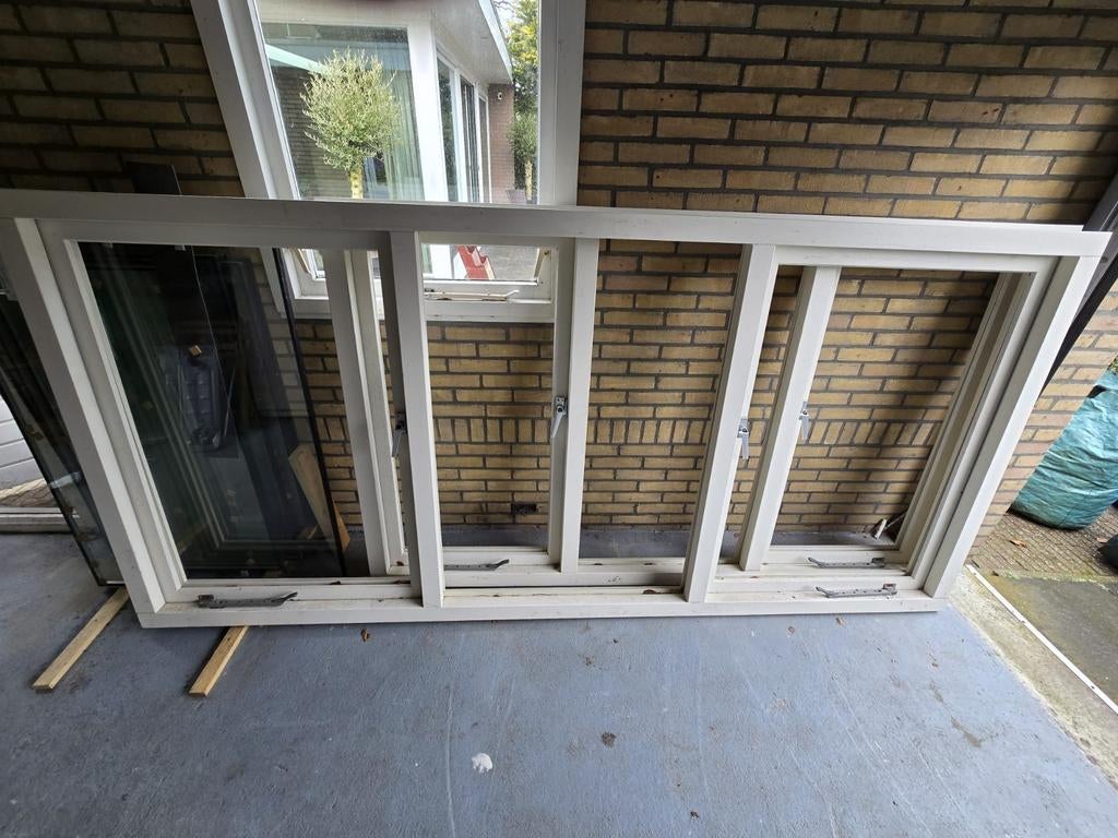 2 houten kozijnen voor een dakkapel met HR++ ramen, Doe-het-zelf en Verbouw, Kozijnen en Schuifpuien, Ophalen, Raamkozijn, Nieuw