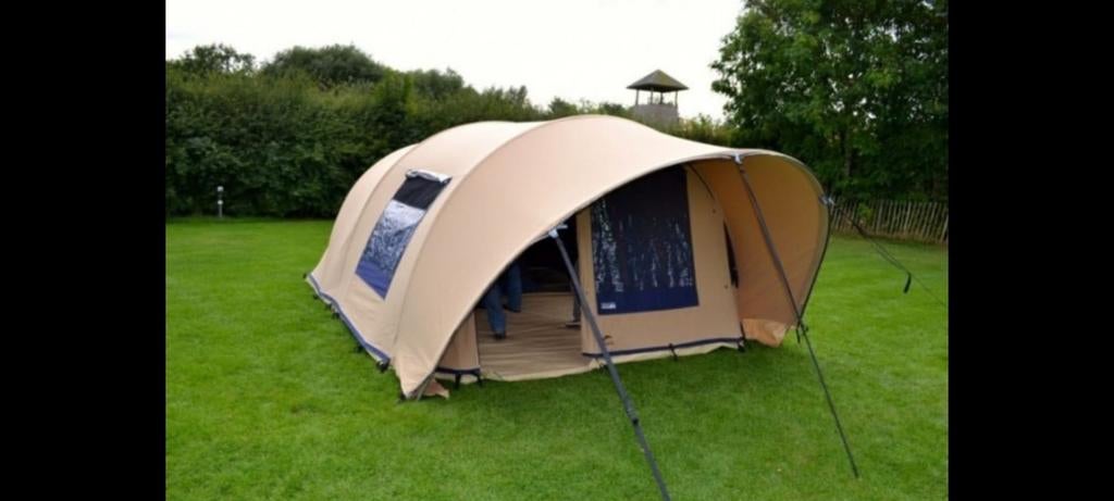 Cabanon Awaya 370 tunneltent., Ophalen, Gebruikt, Tot en met 5