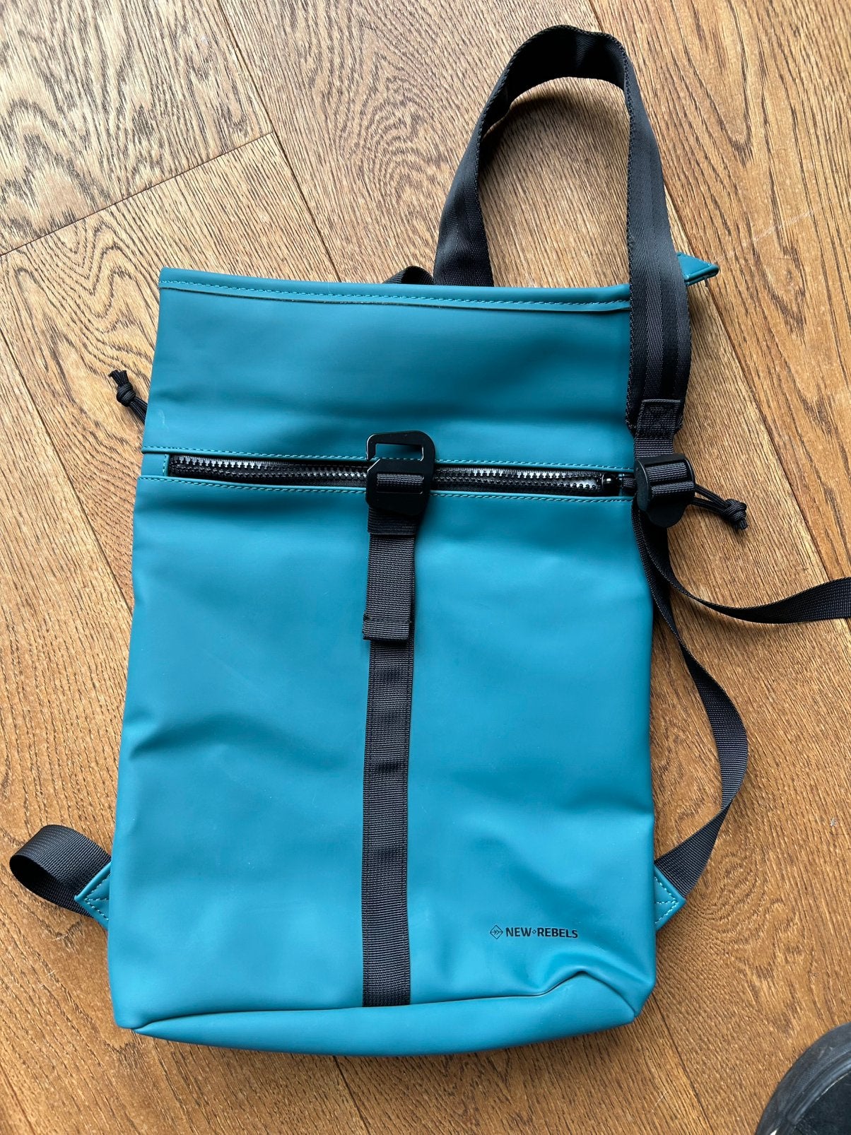 New Rebels groen blauwe rugzak waterdicht, Ophalen of Verzenden, Zo goed als nieuw, Overige merken, Waterdicht
