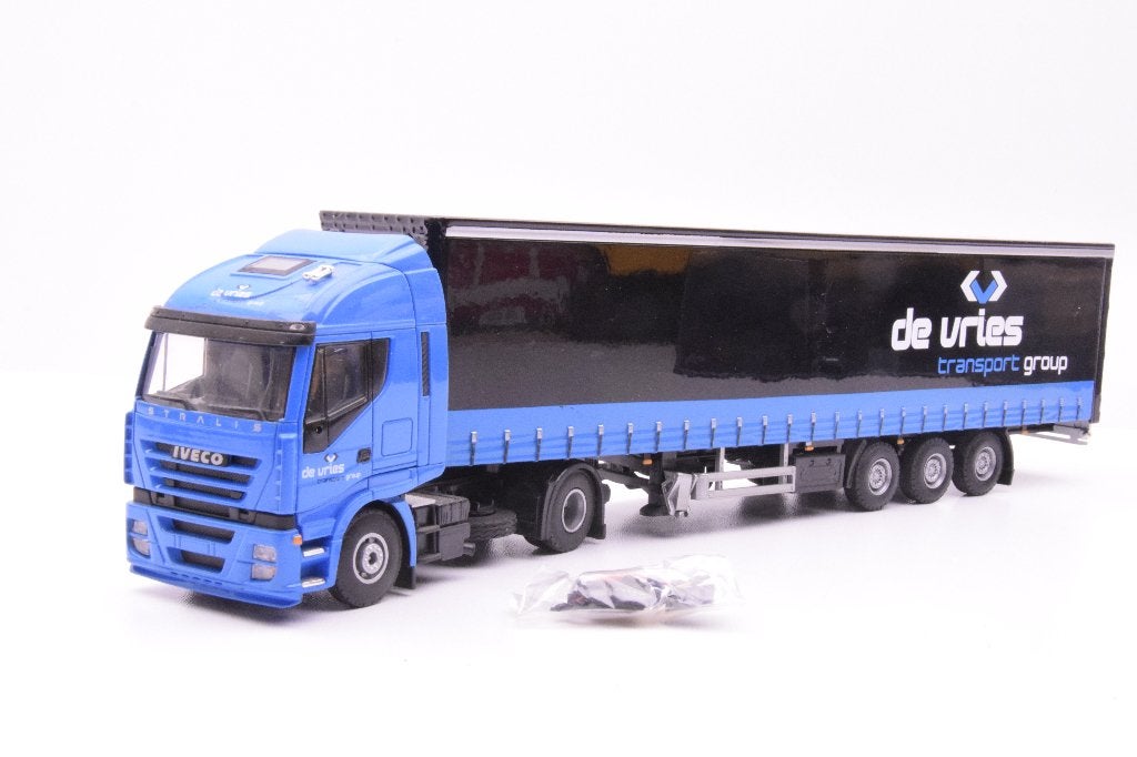 Iveco Stralis '' de Vries Logistics ''  Lion Toys, Ophalen of Verzenden, Zo goed als nieuw, Bus of Vrachtwagen, Lion Toys